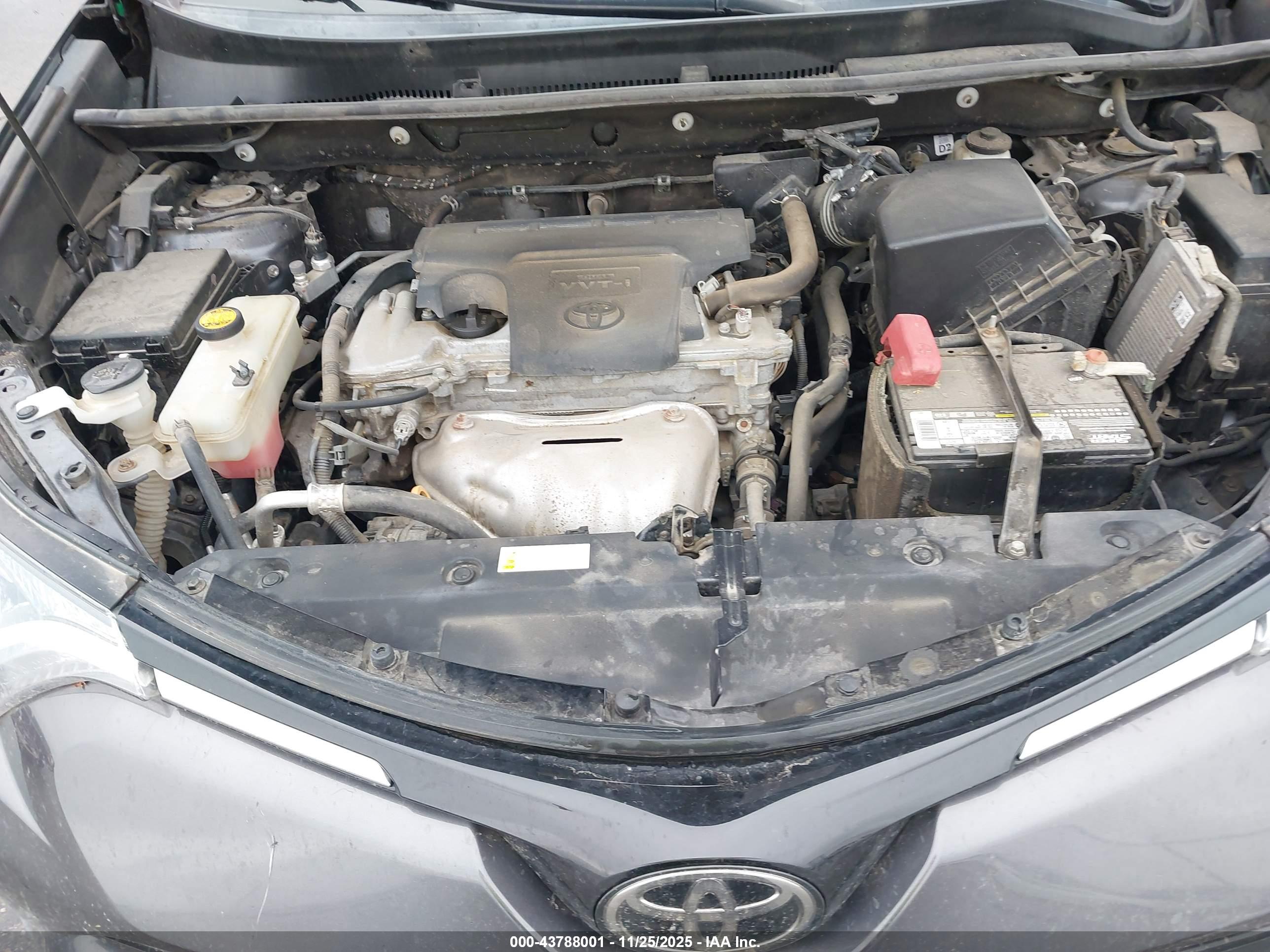 TOYOTA RAV4 image 10