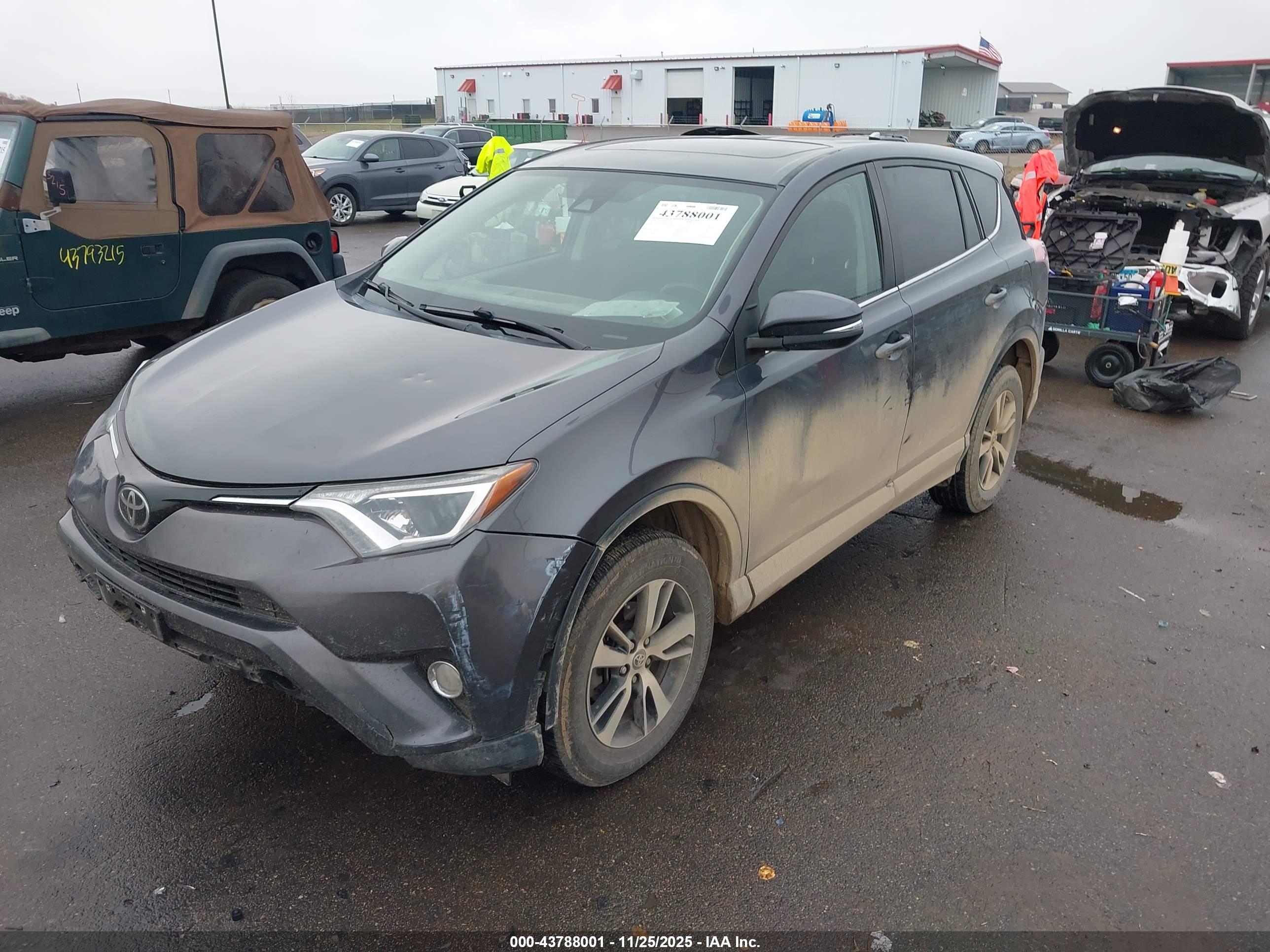 TOYOTA RAV4 image 2
