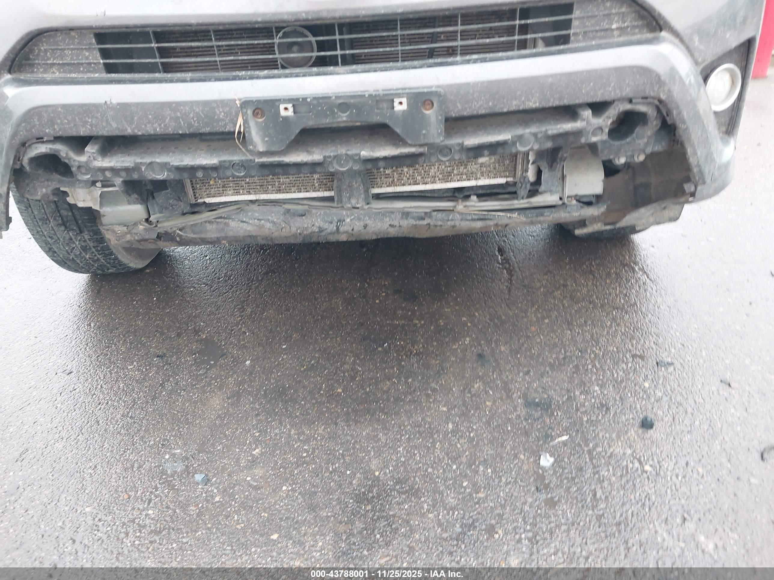 TOYOTA RAV4 image 6