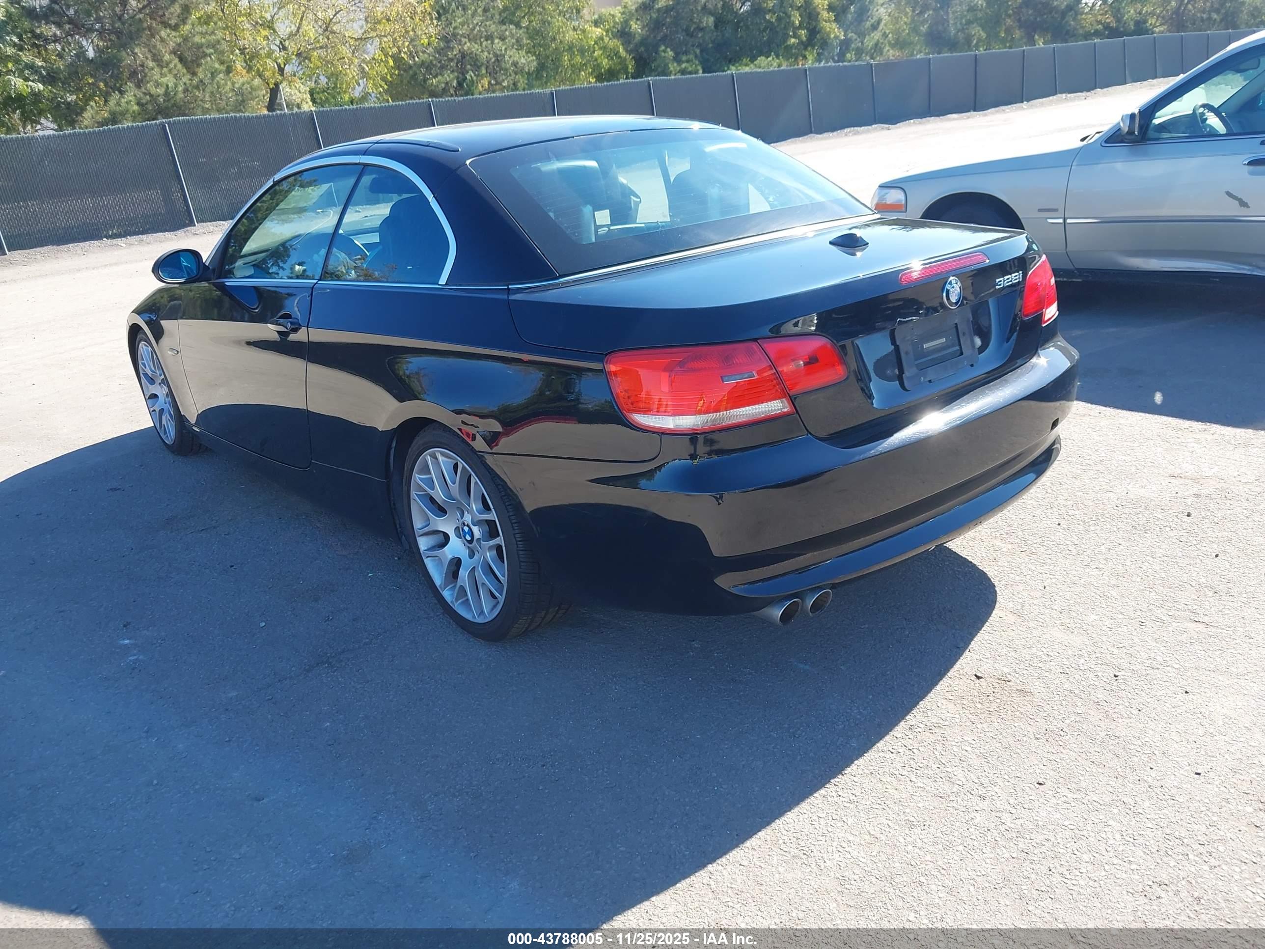 BMW 328I image 3