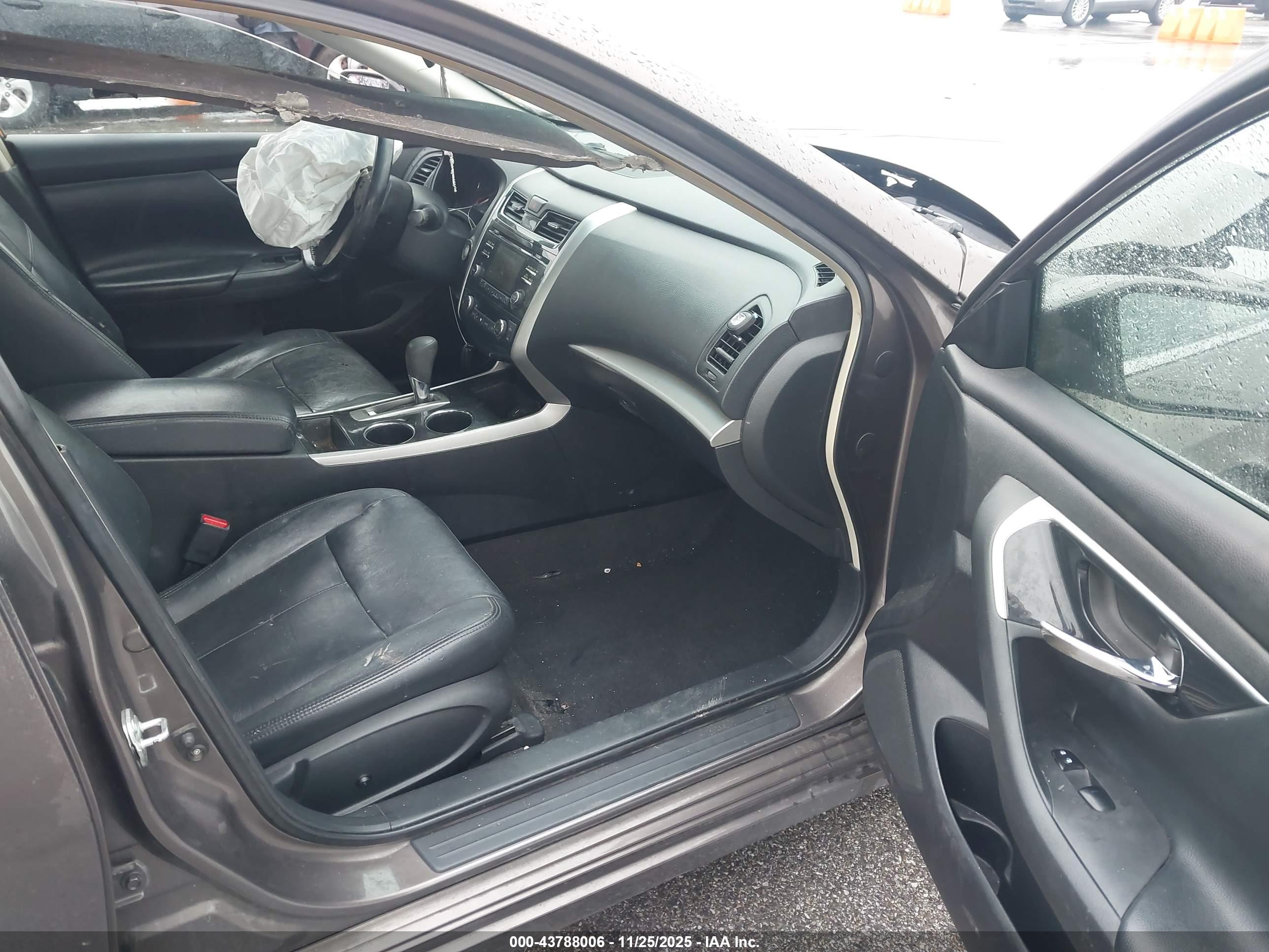 NISSAN ALTIMA image 5