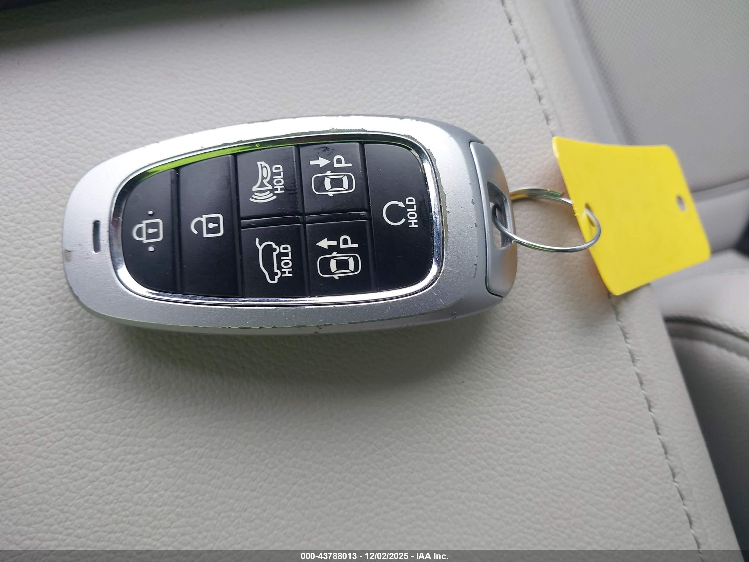 HYUNDAI TUCSON image 11