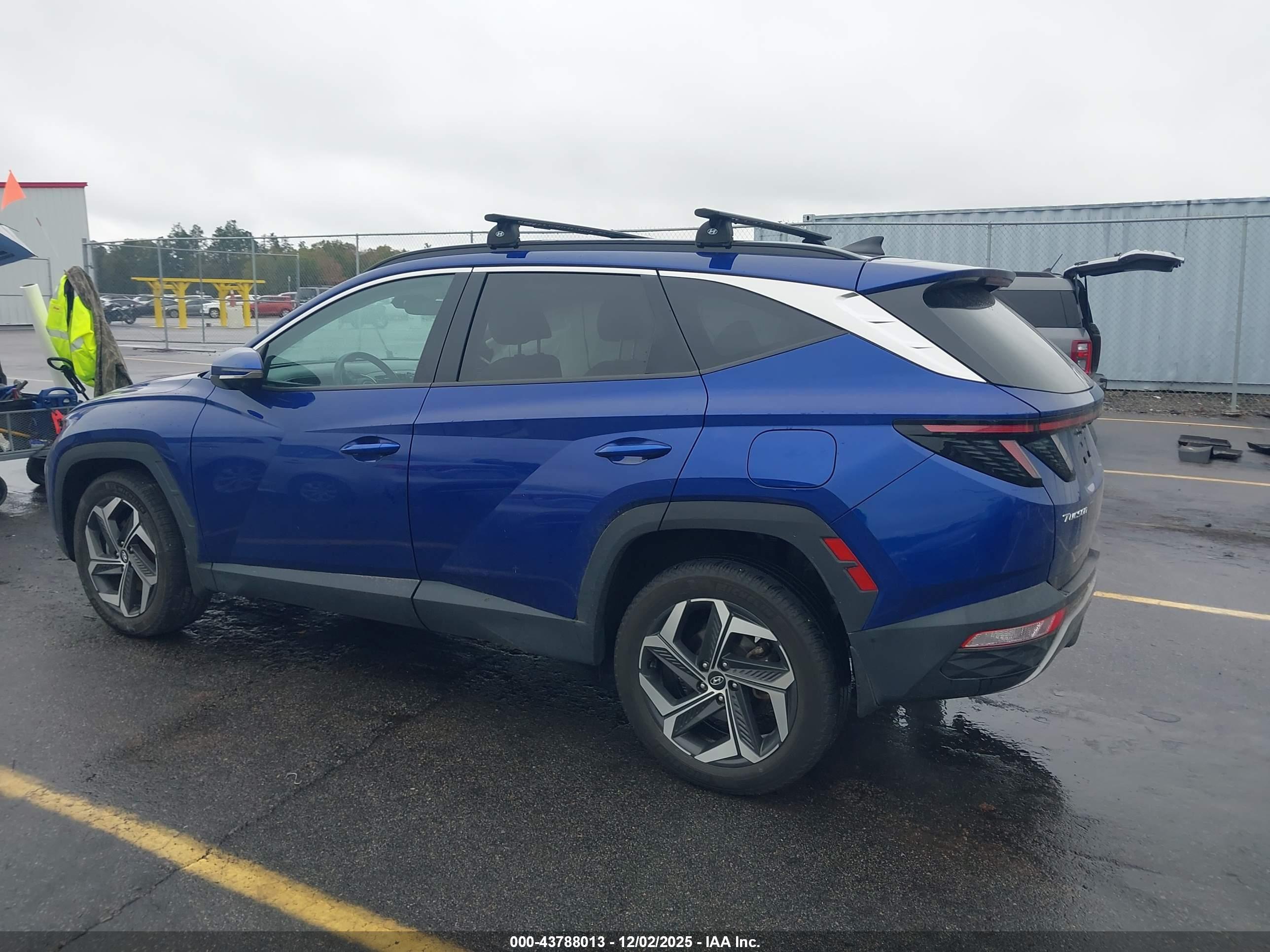 HYUNDAI TUCSON image 3