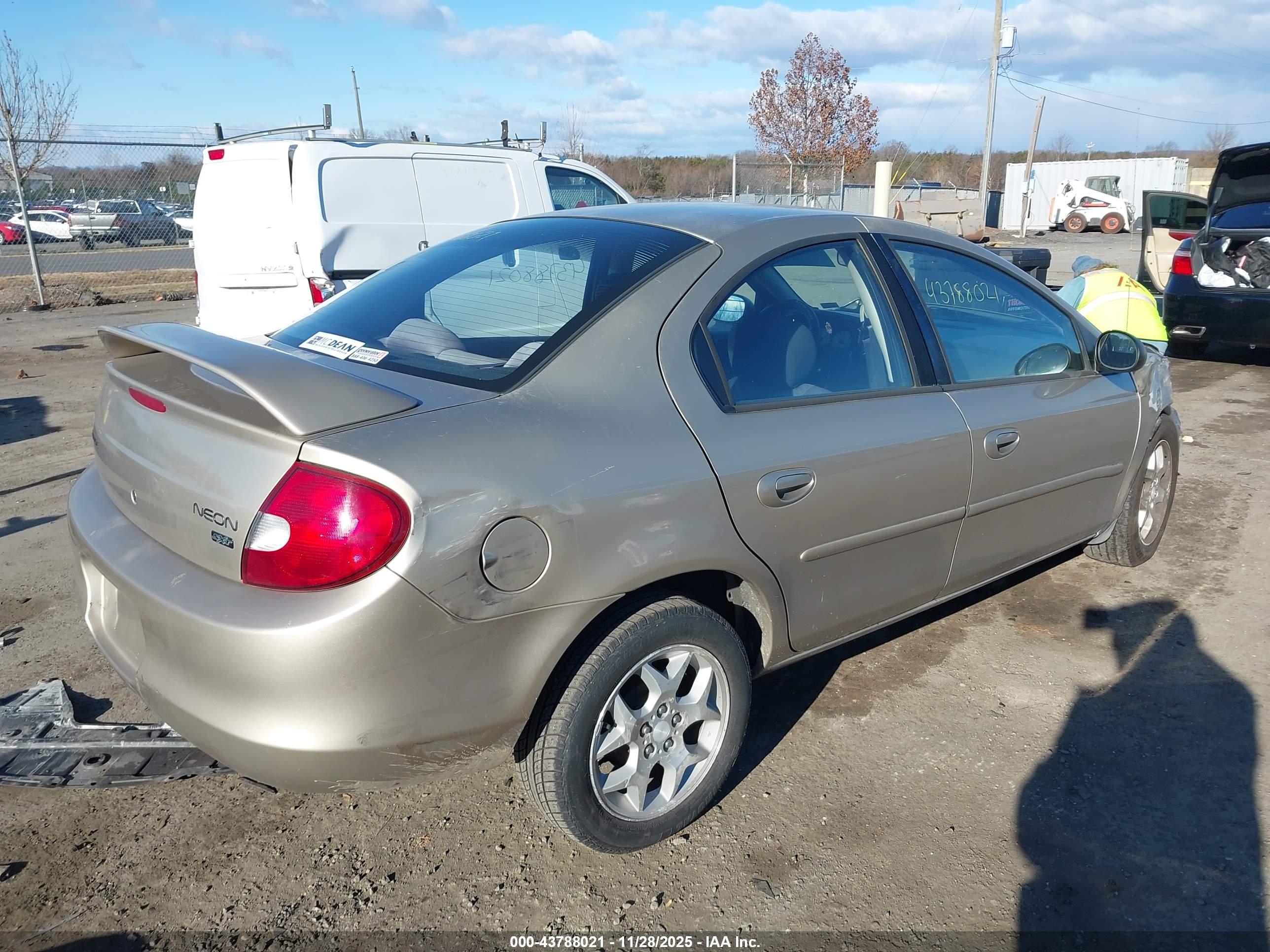 DODGE NEON image 4