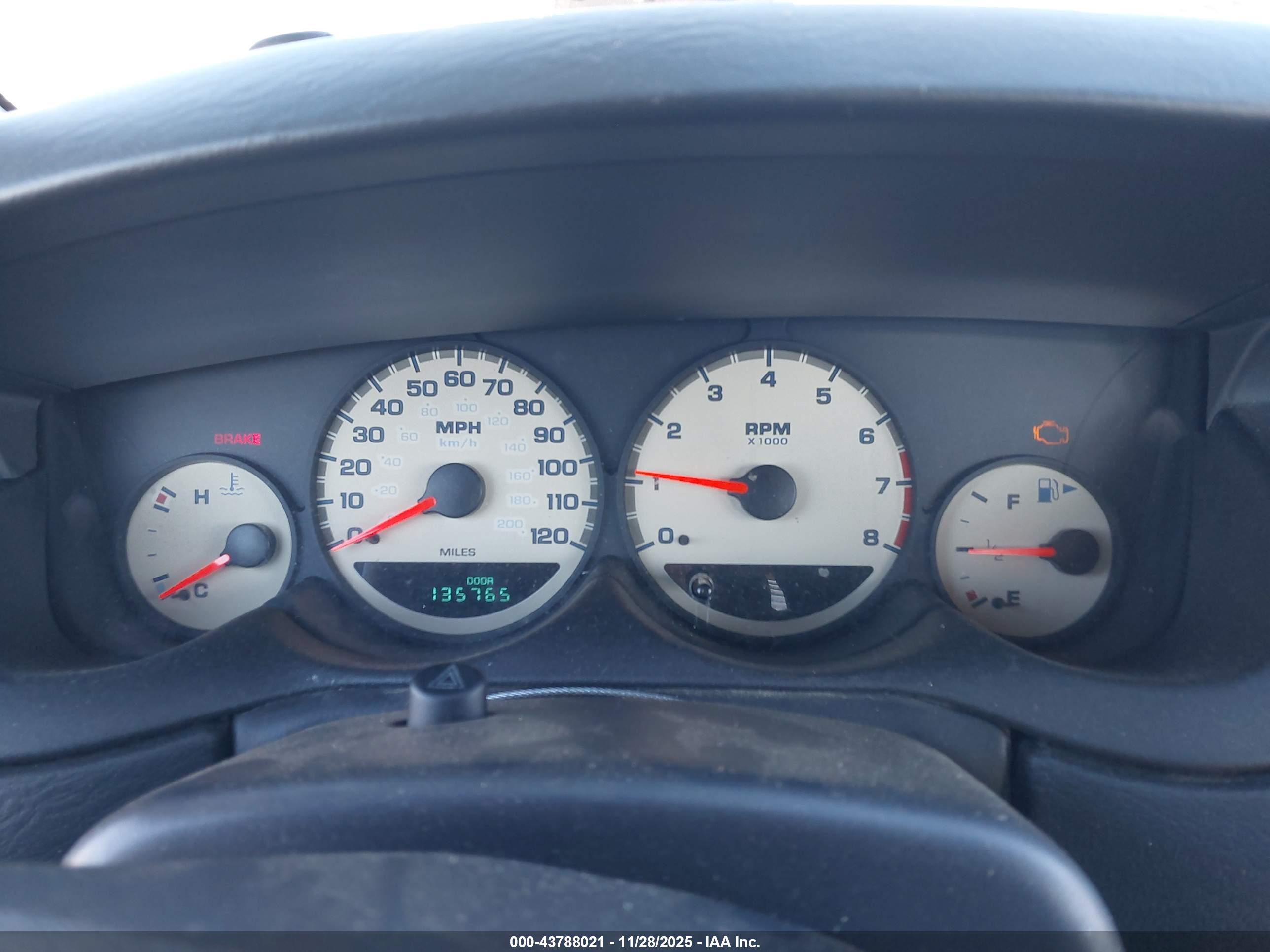 DODGE NEON image 7
