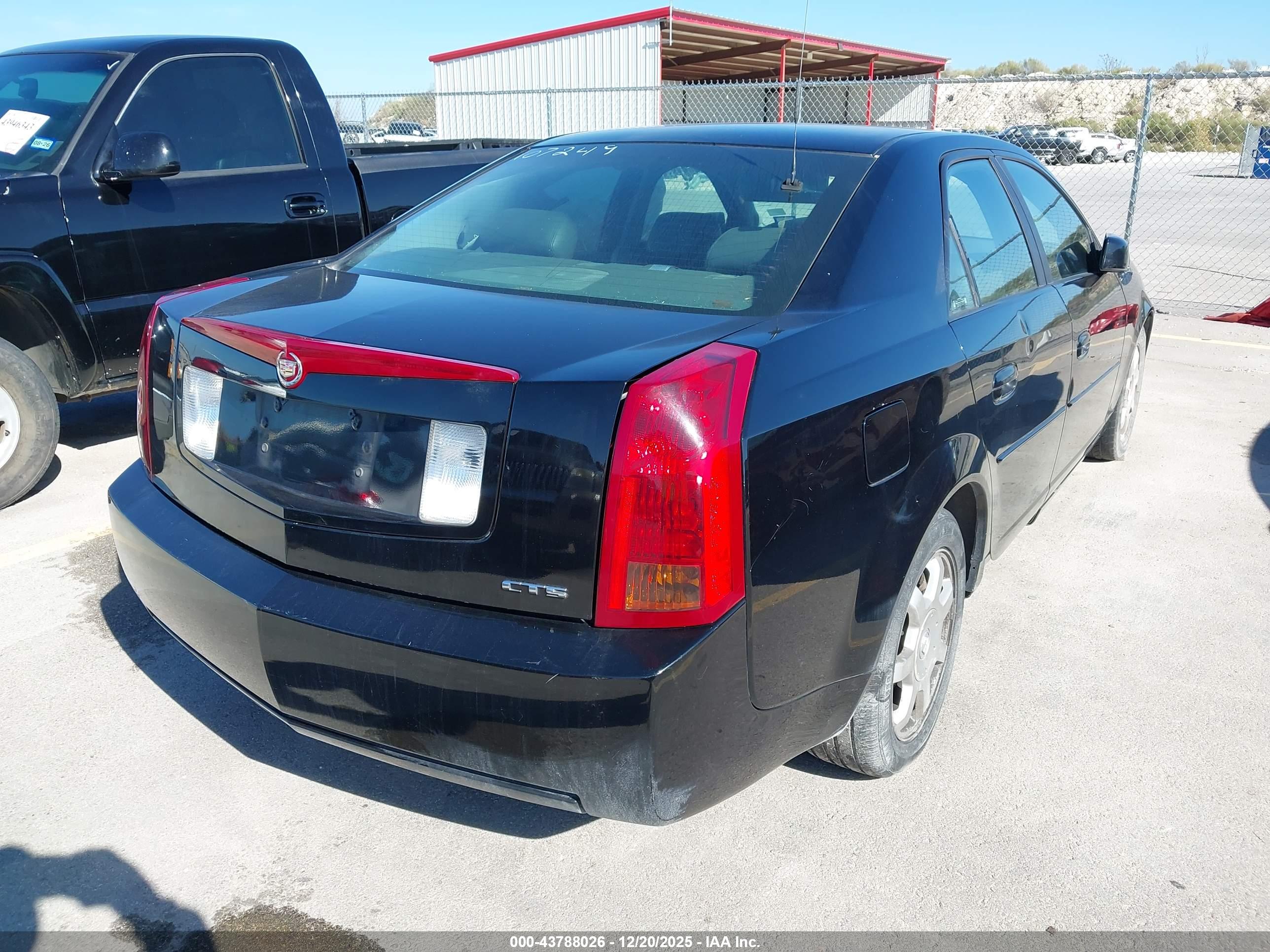 CADILLAC CTS image 4