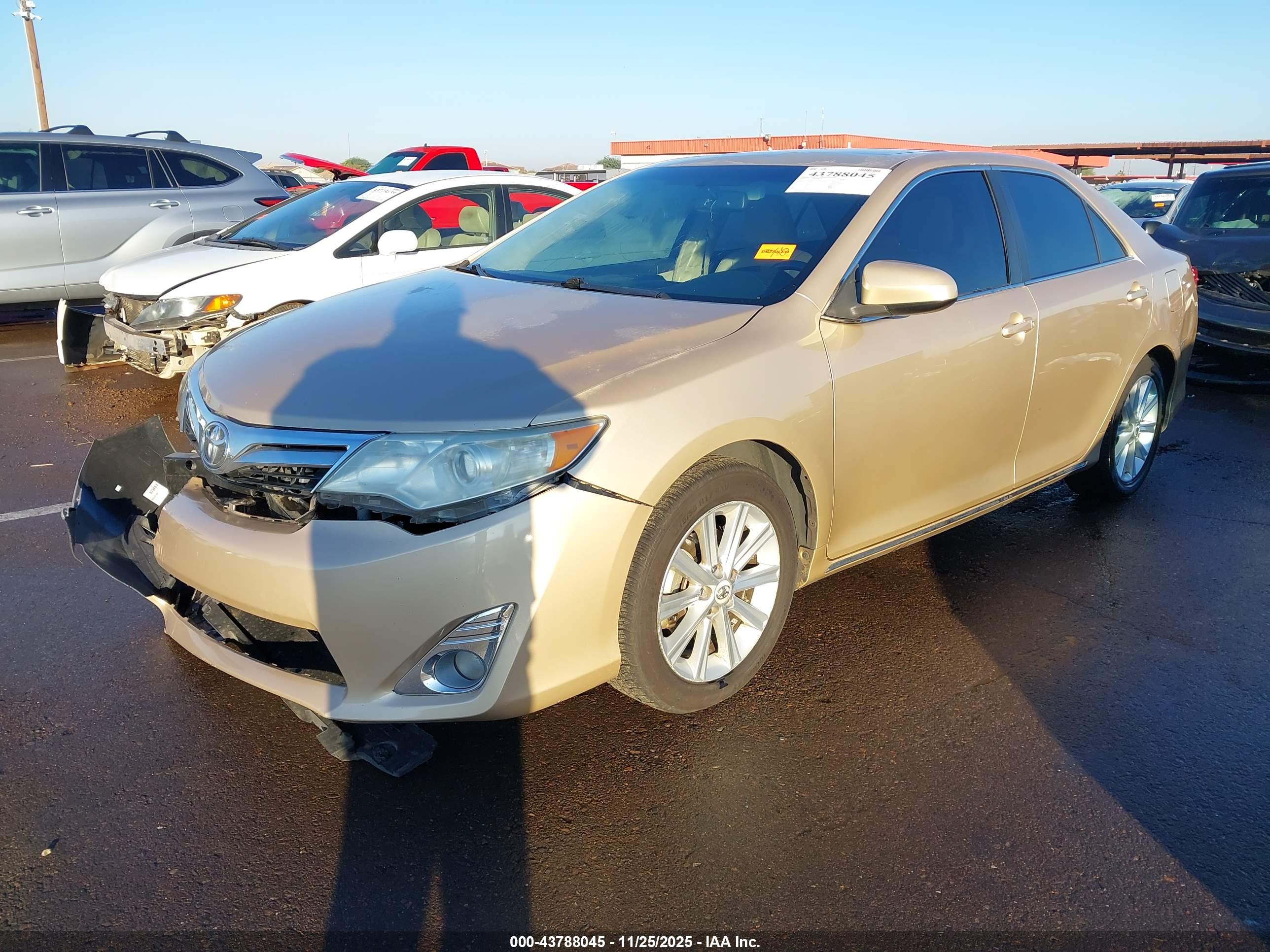 TOYOTA CAMRY image 2