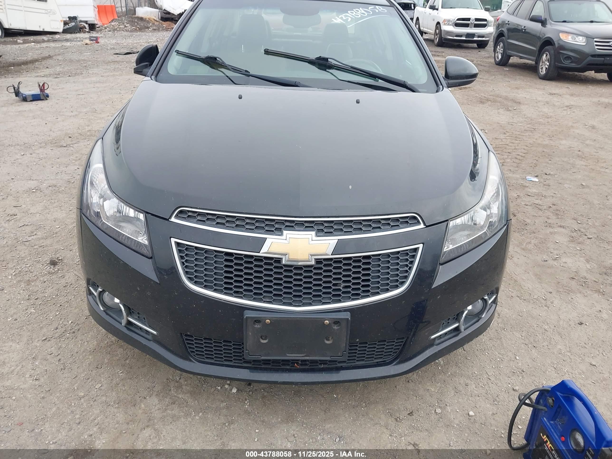 CHEVROLET CRUZE image 6