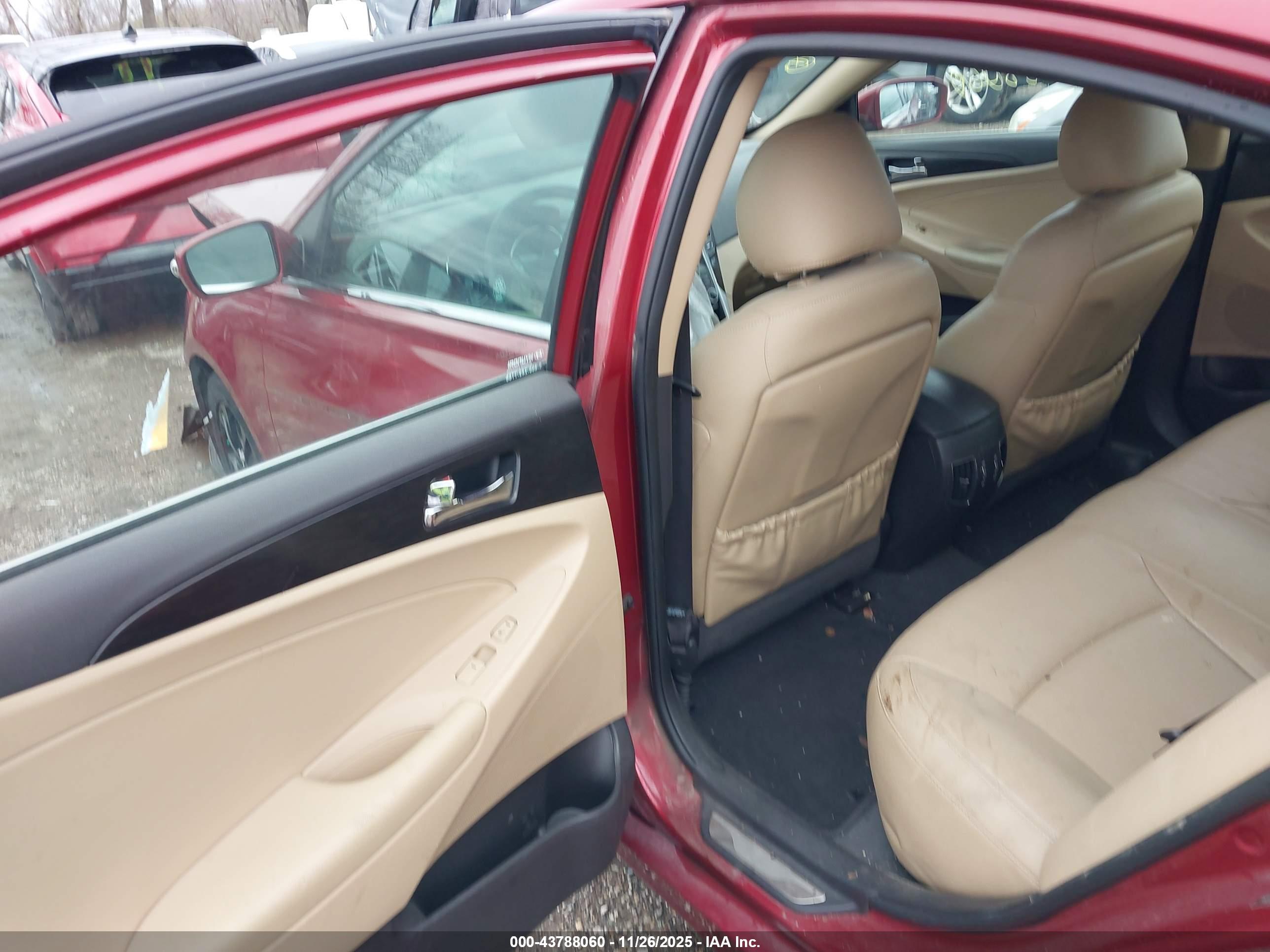 HYUNDAI SONATA image 8