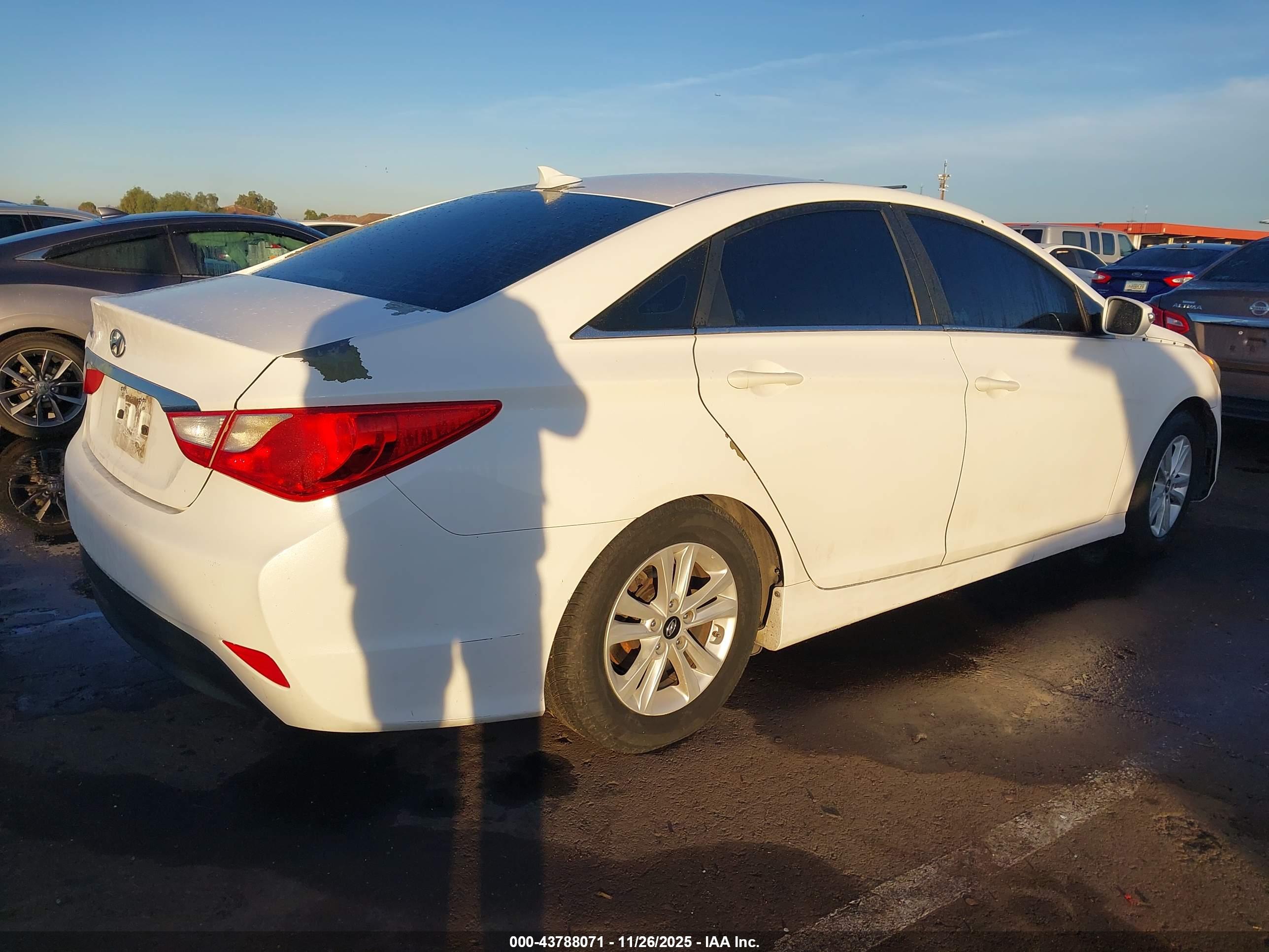 HYUNDAI SONATA image 4