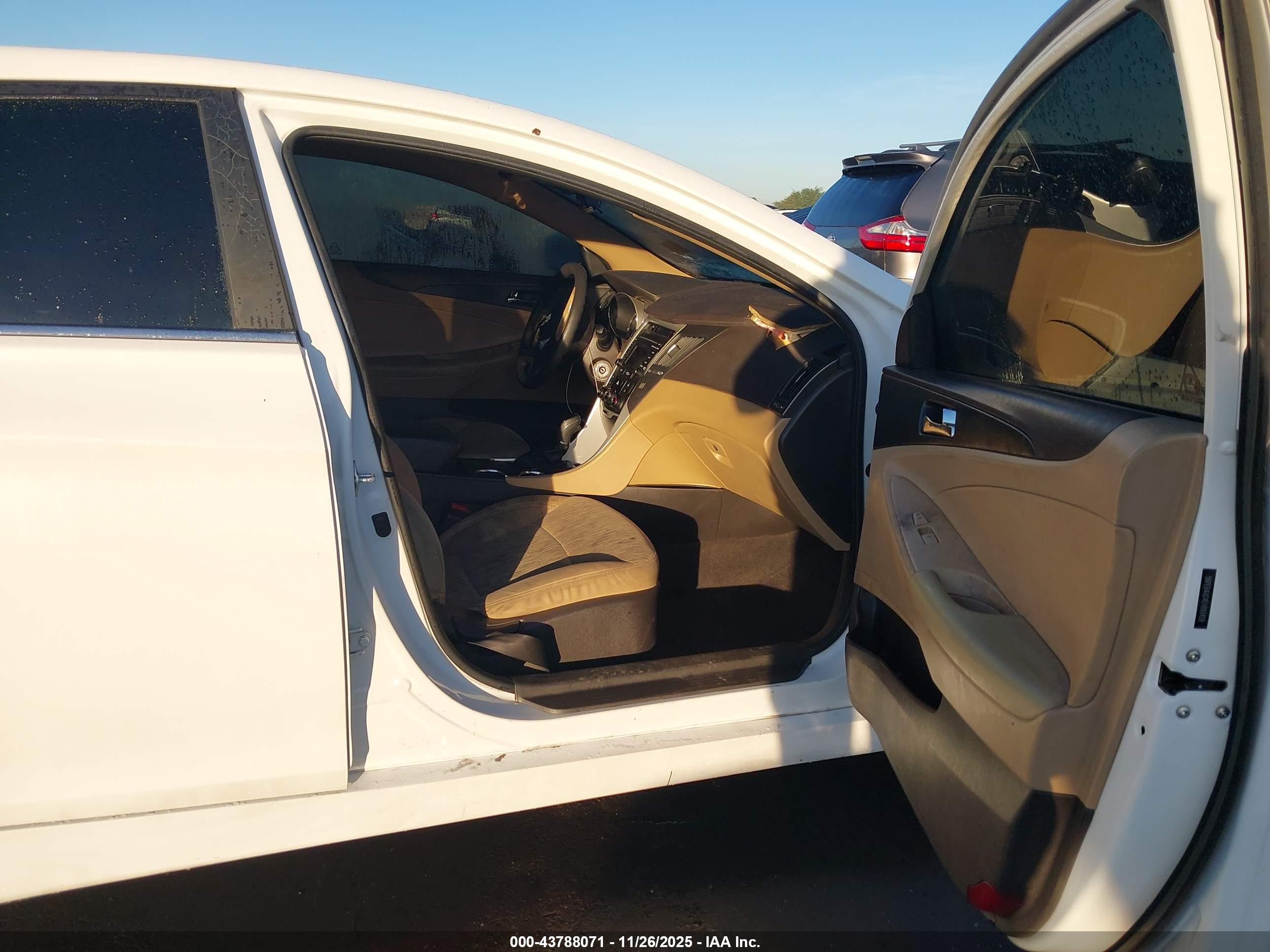 HYUNDAI SONATA image 5