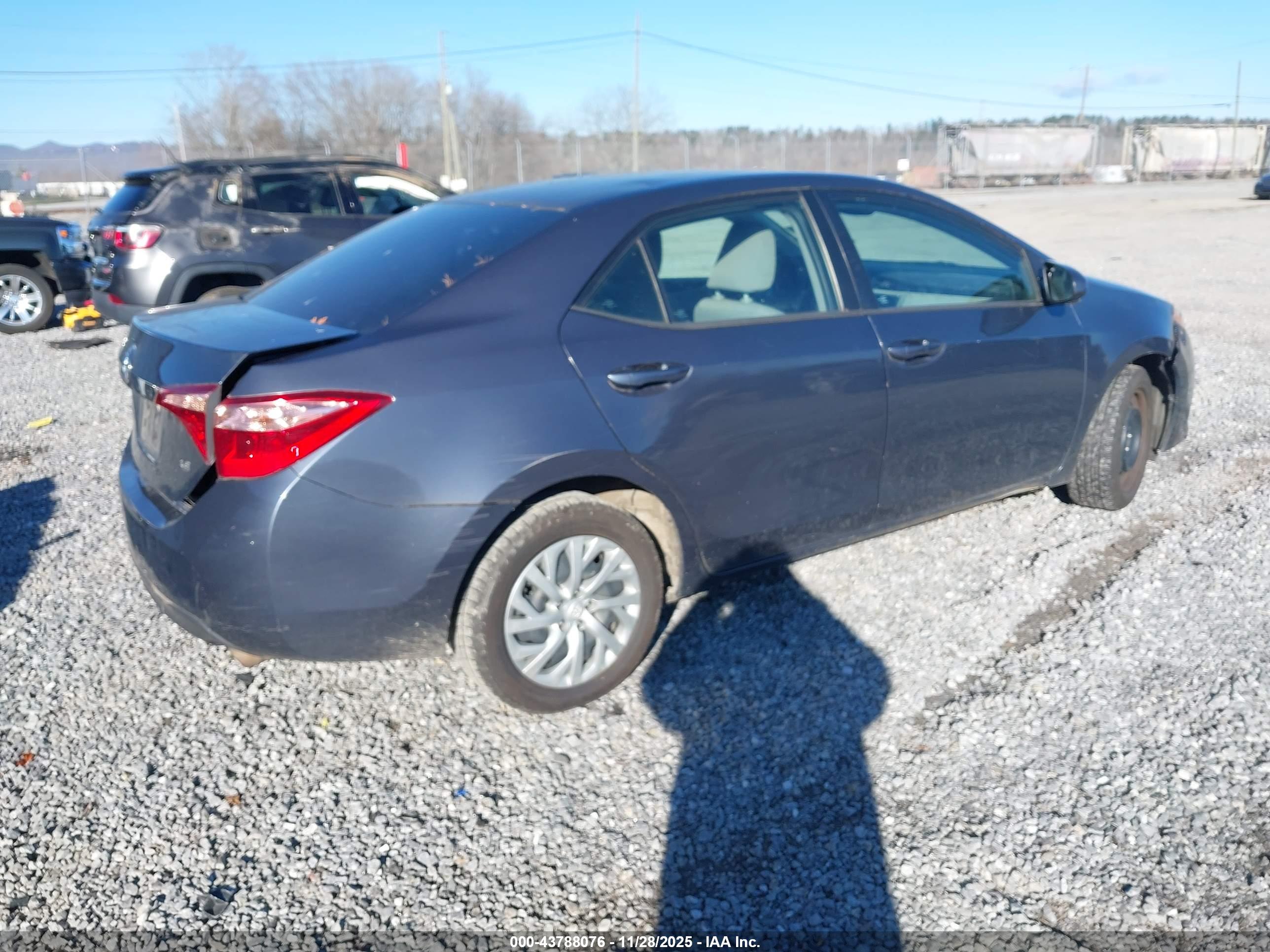 TOYOTA COROLLA image 4