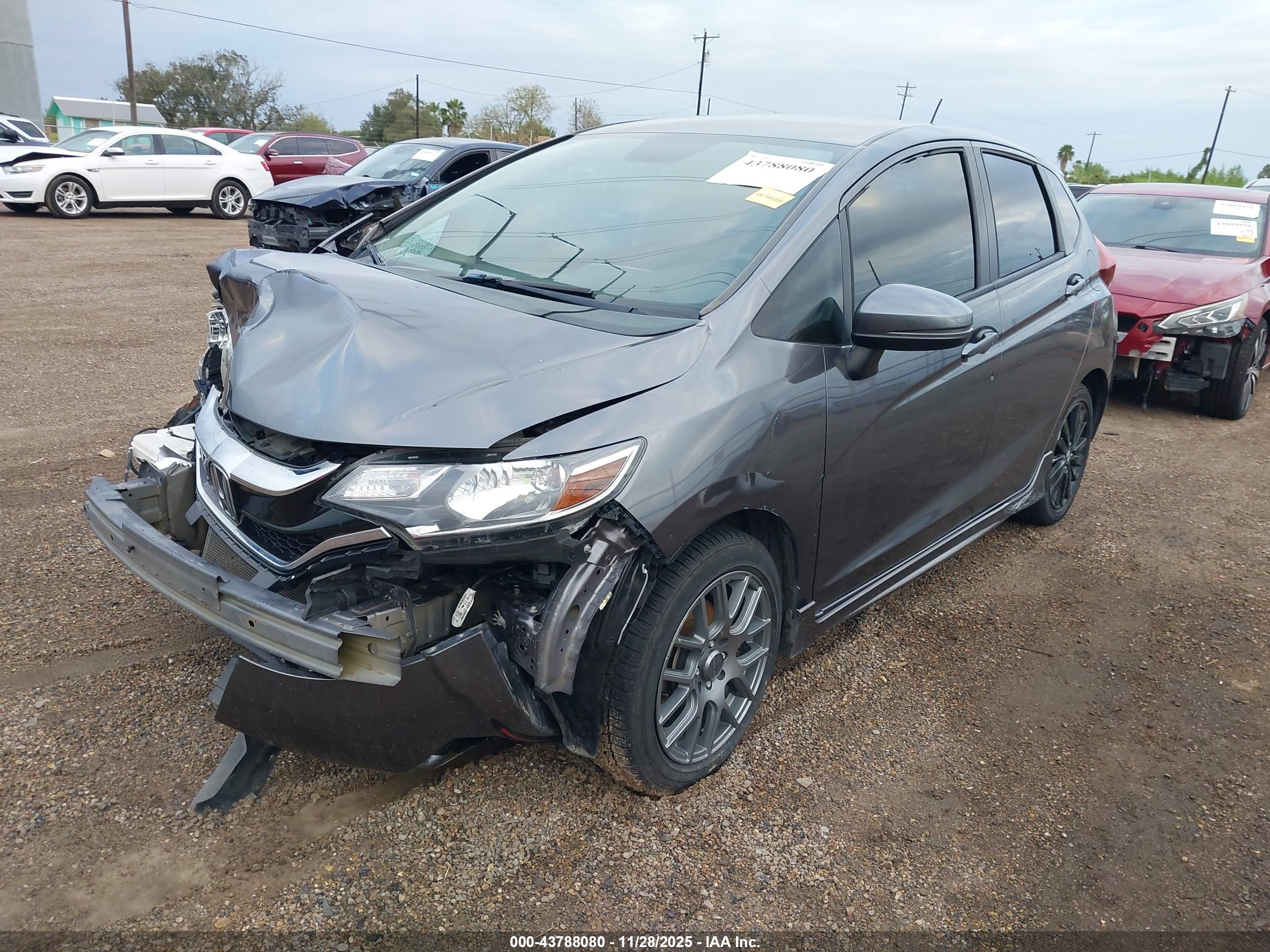 HONDA FIT image 2