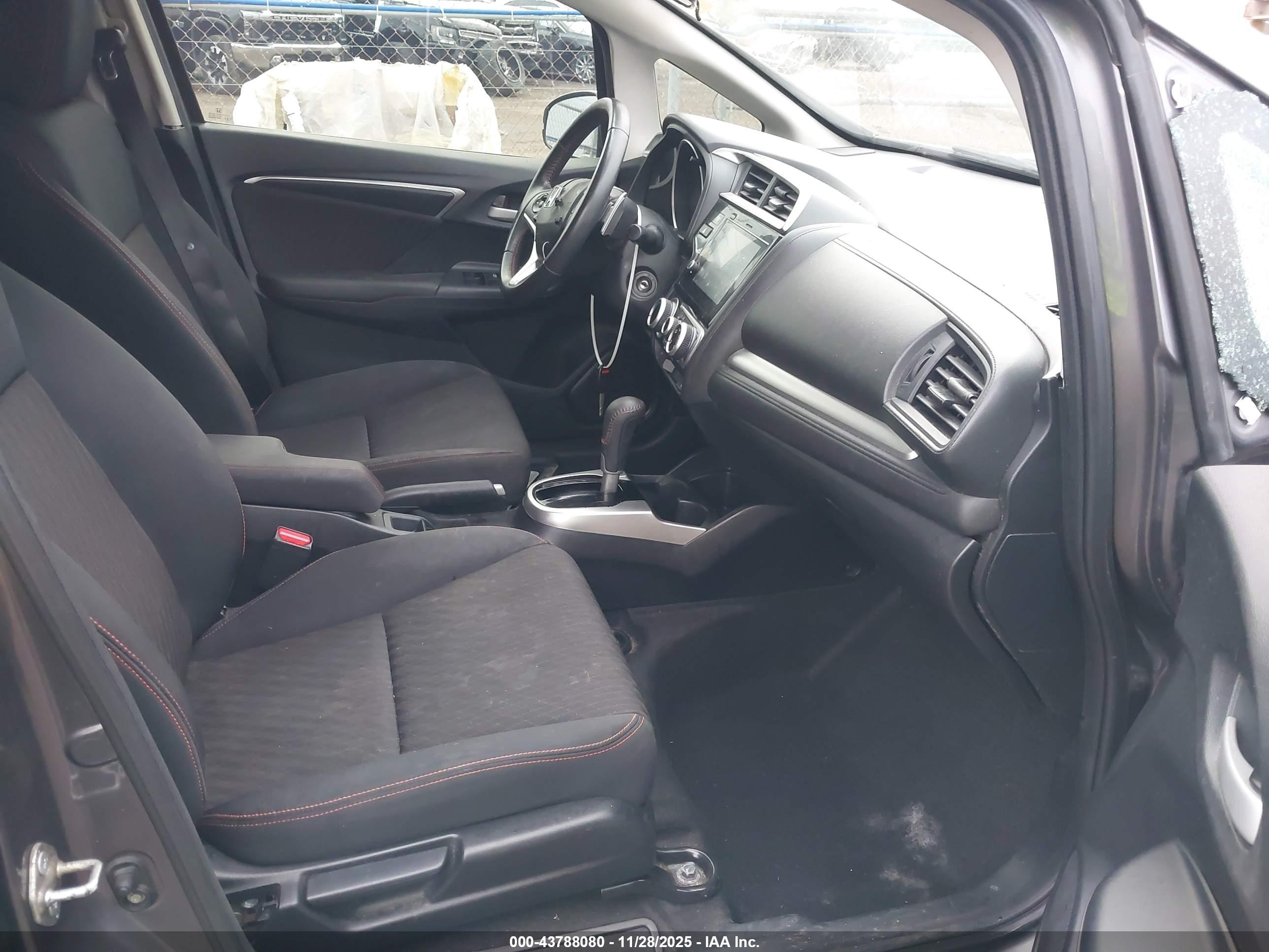 HONDA FIT image 5