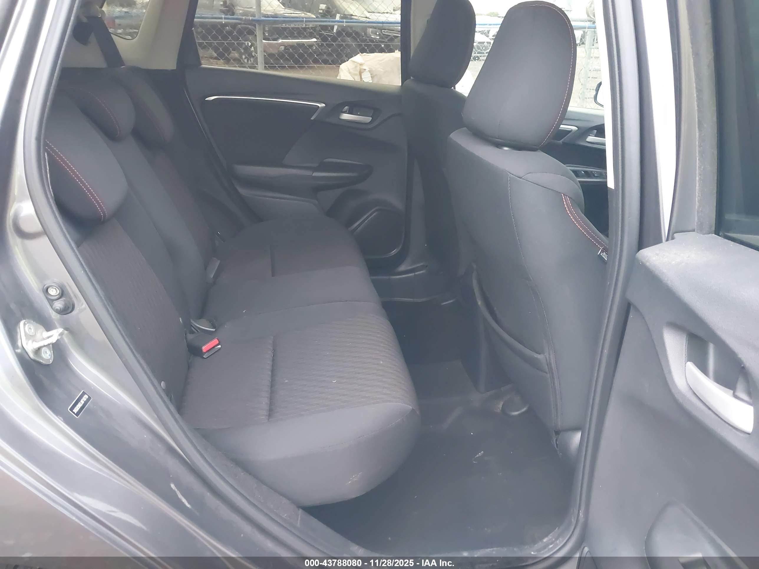 HONDA FIT image 8