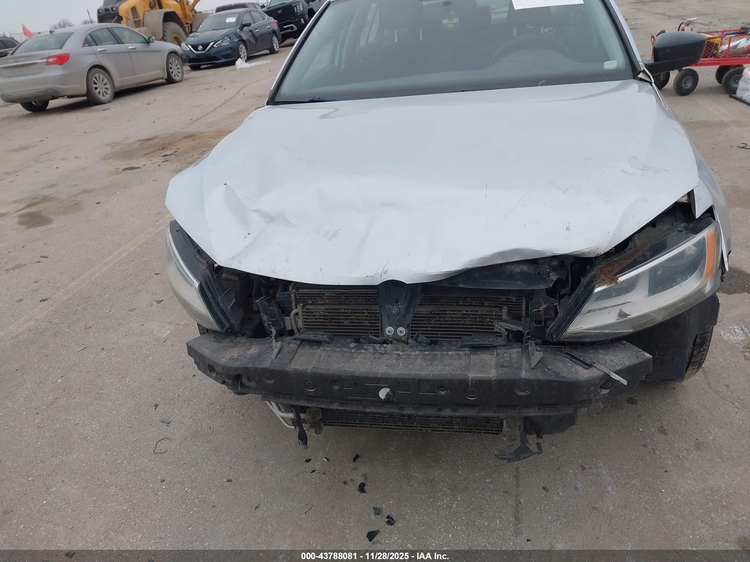 VOLKSWAGEN JETTA image 6