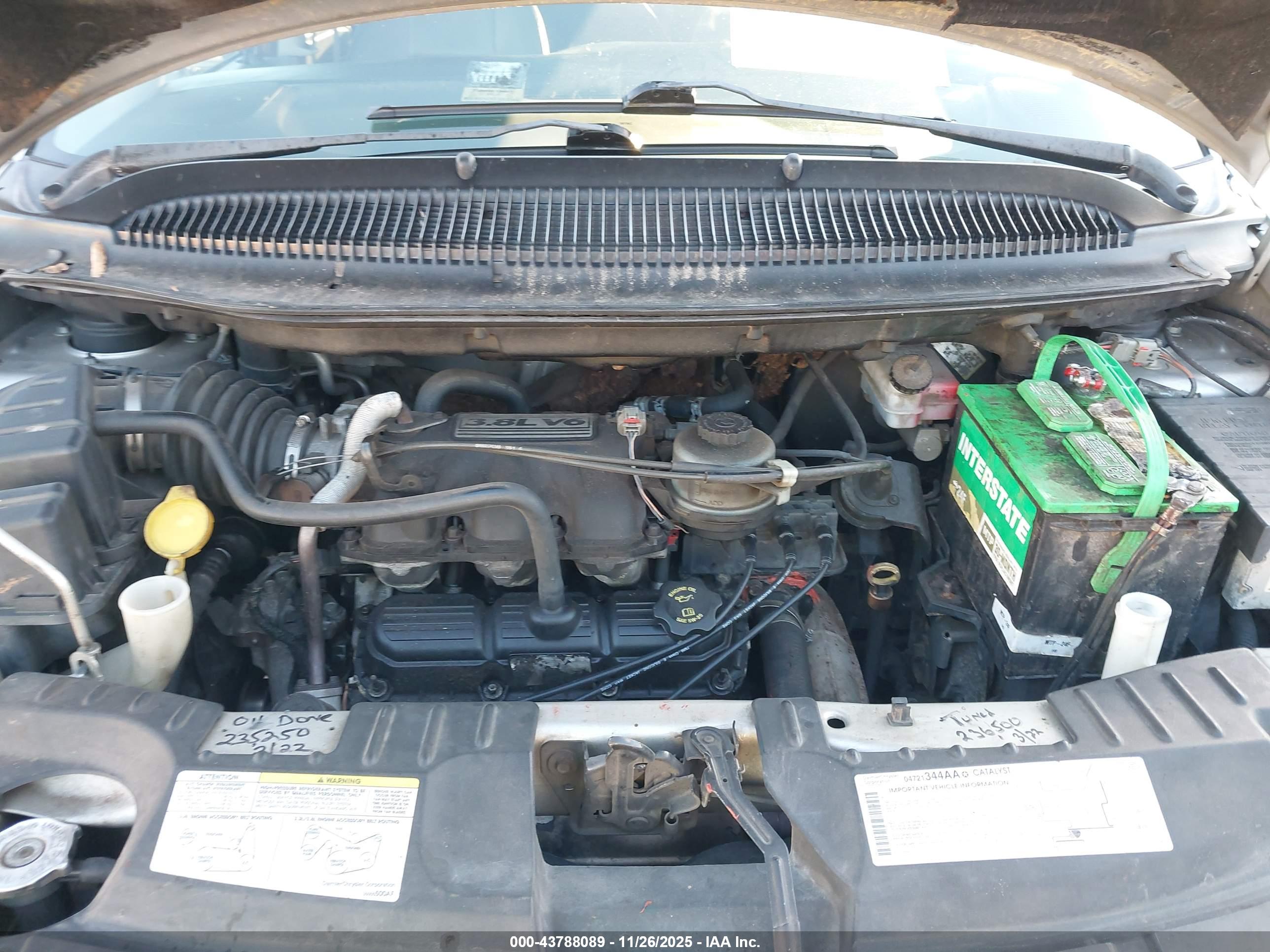 CHRYSLER TOWN image 10