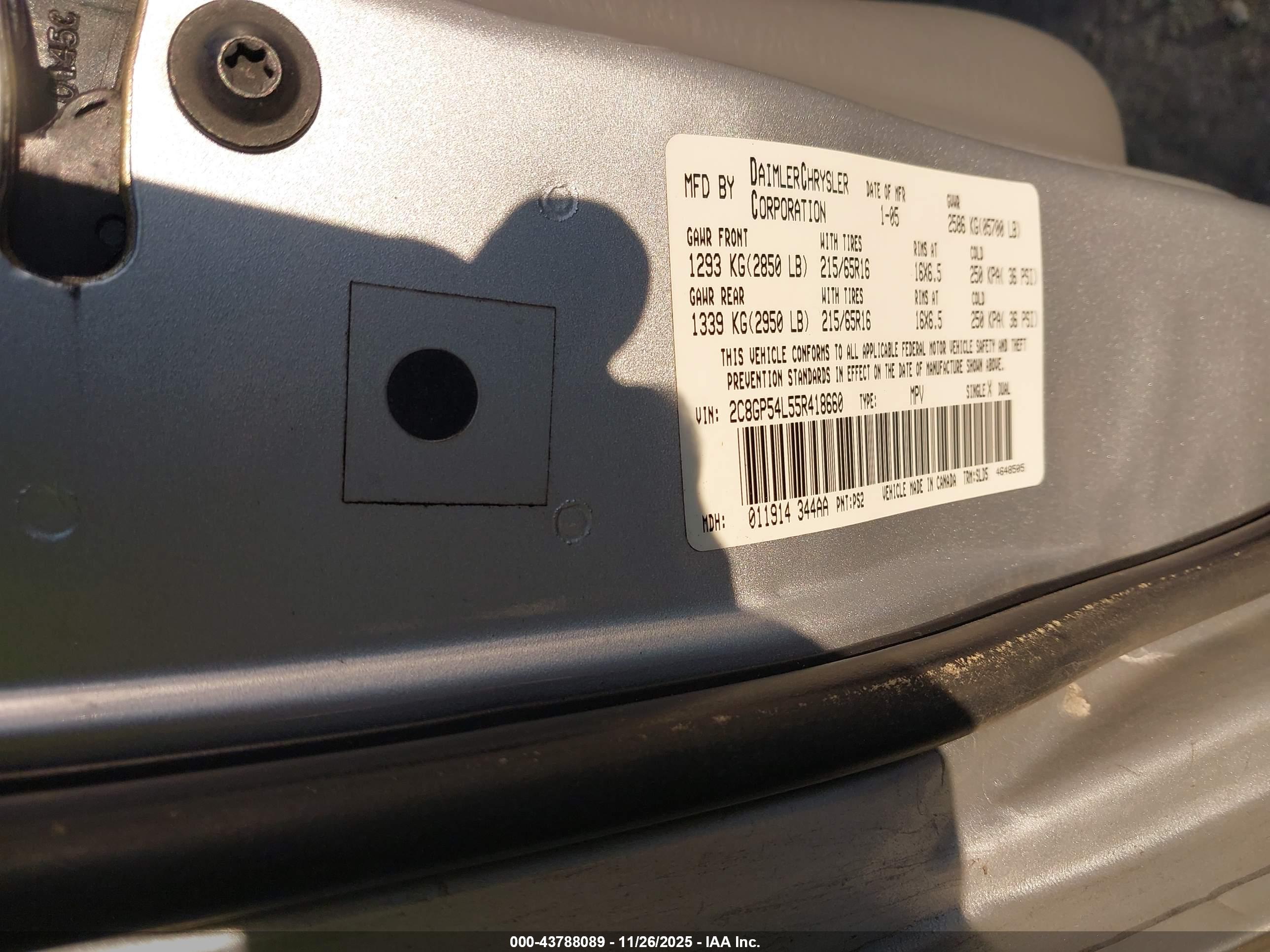 CHRYSLER TOWN image 9