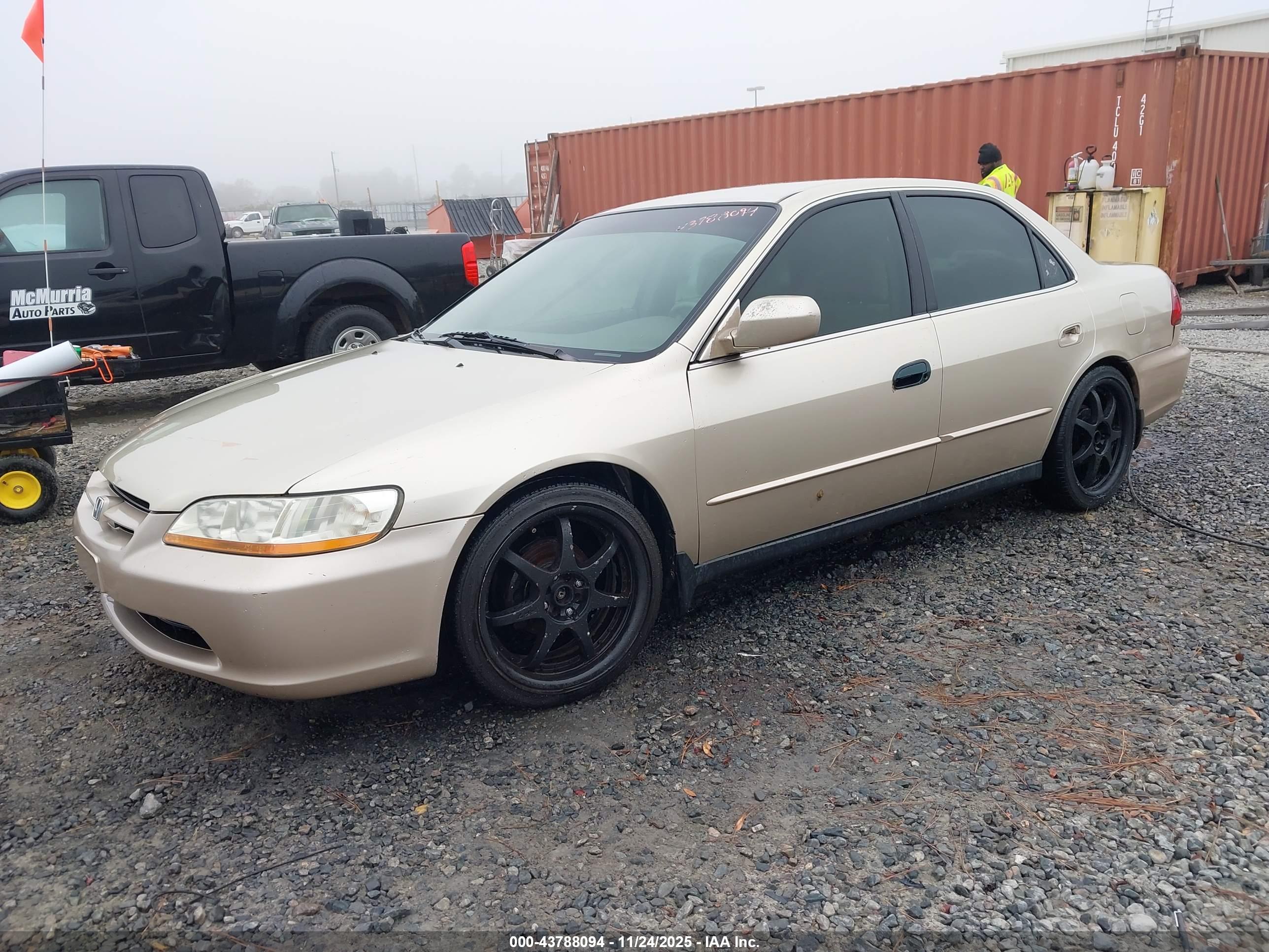 HONDA ACCORD image 2