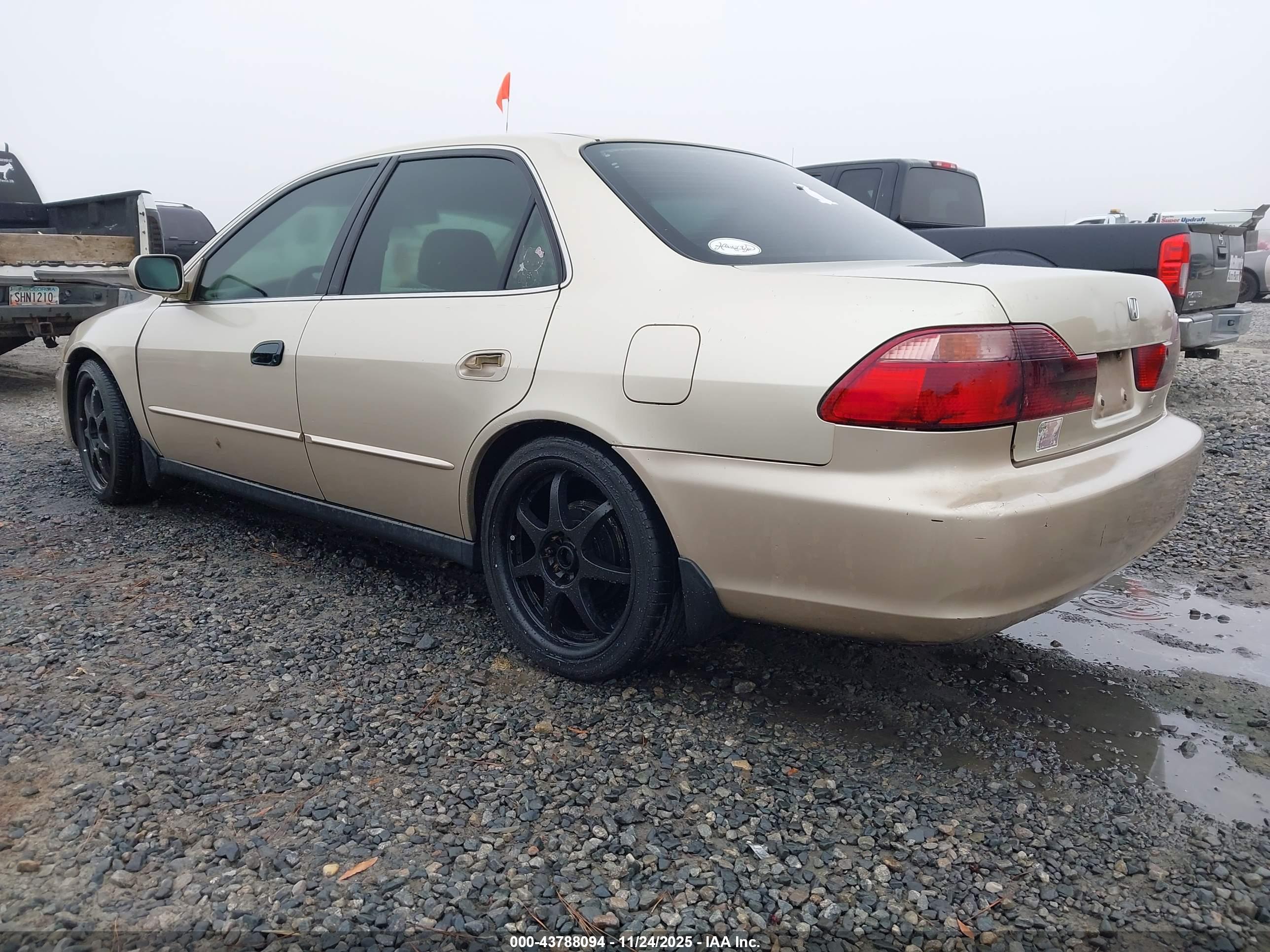 HONDA ACCORD image 3