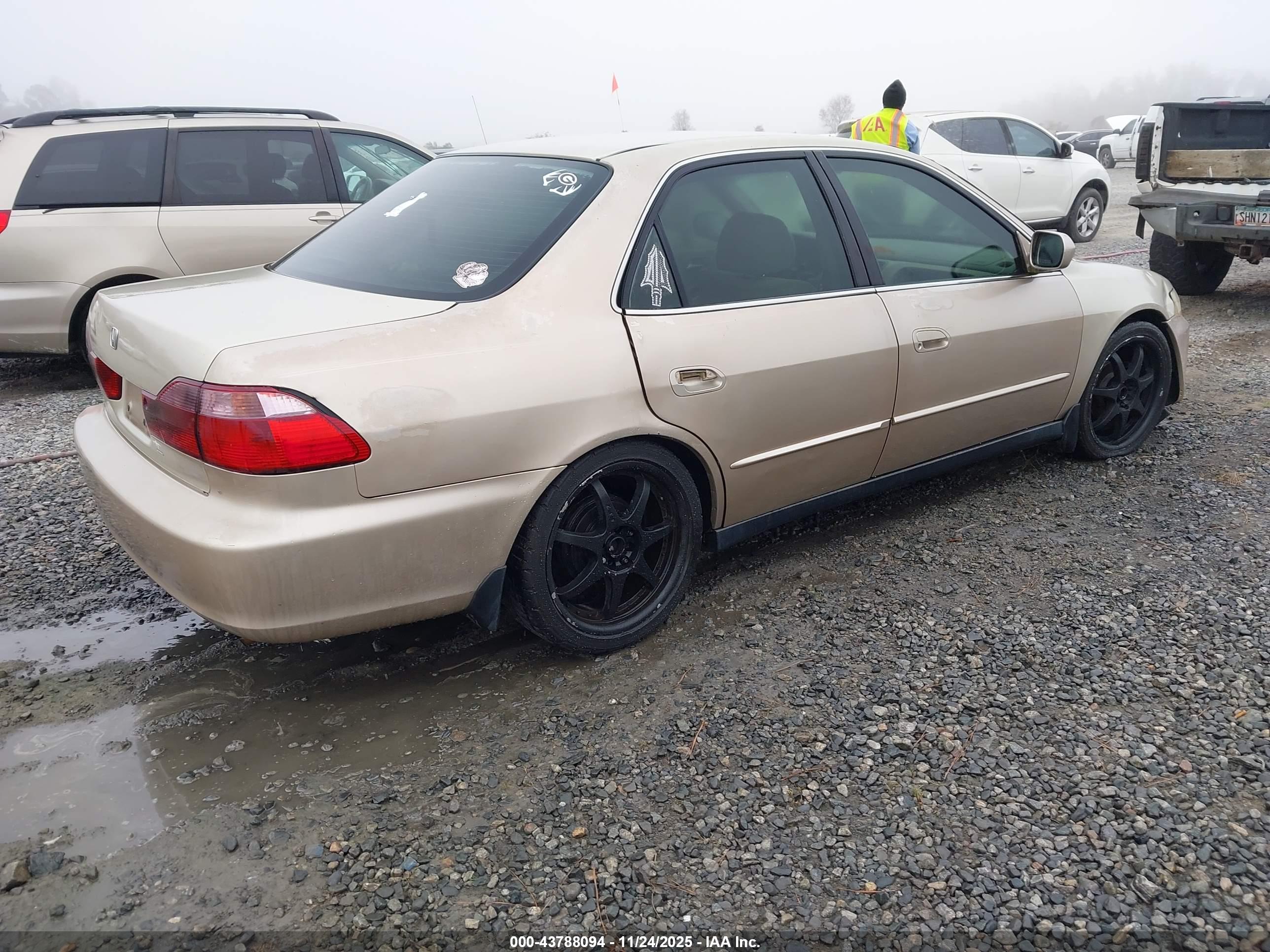 HONDA ACCORD image 4