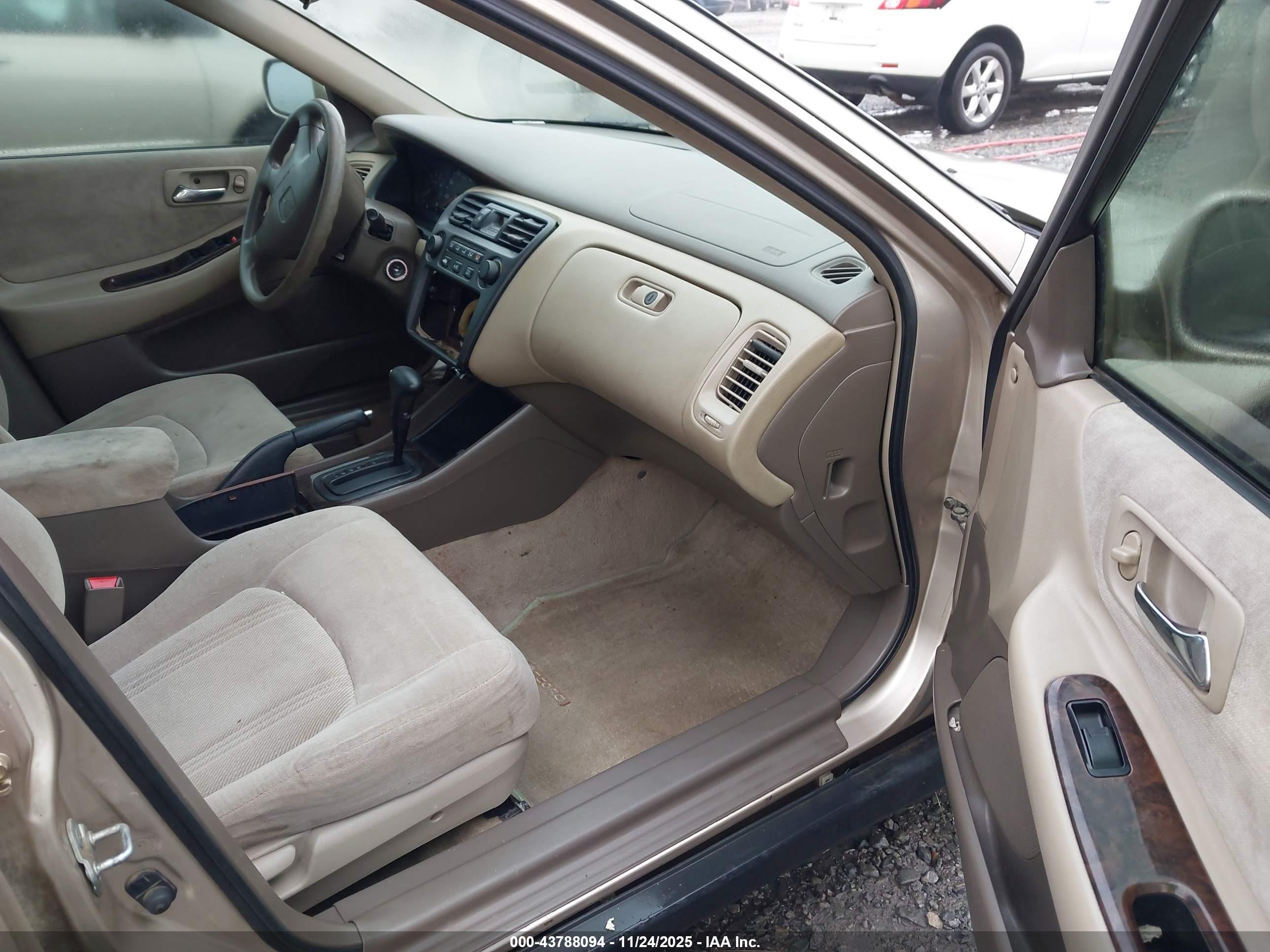 HONDA ACCORD image 5