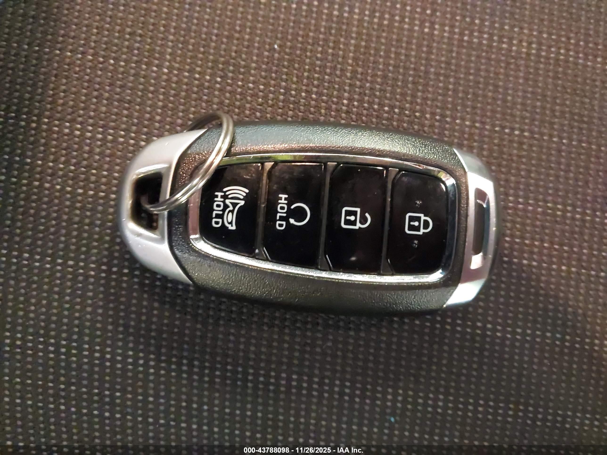 HYUNDAI KONA image 11