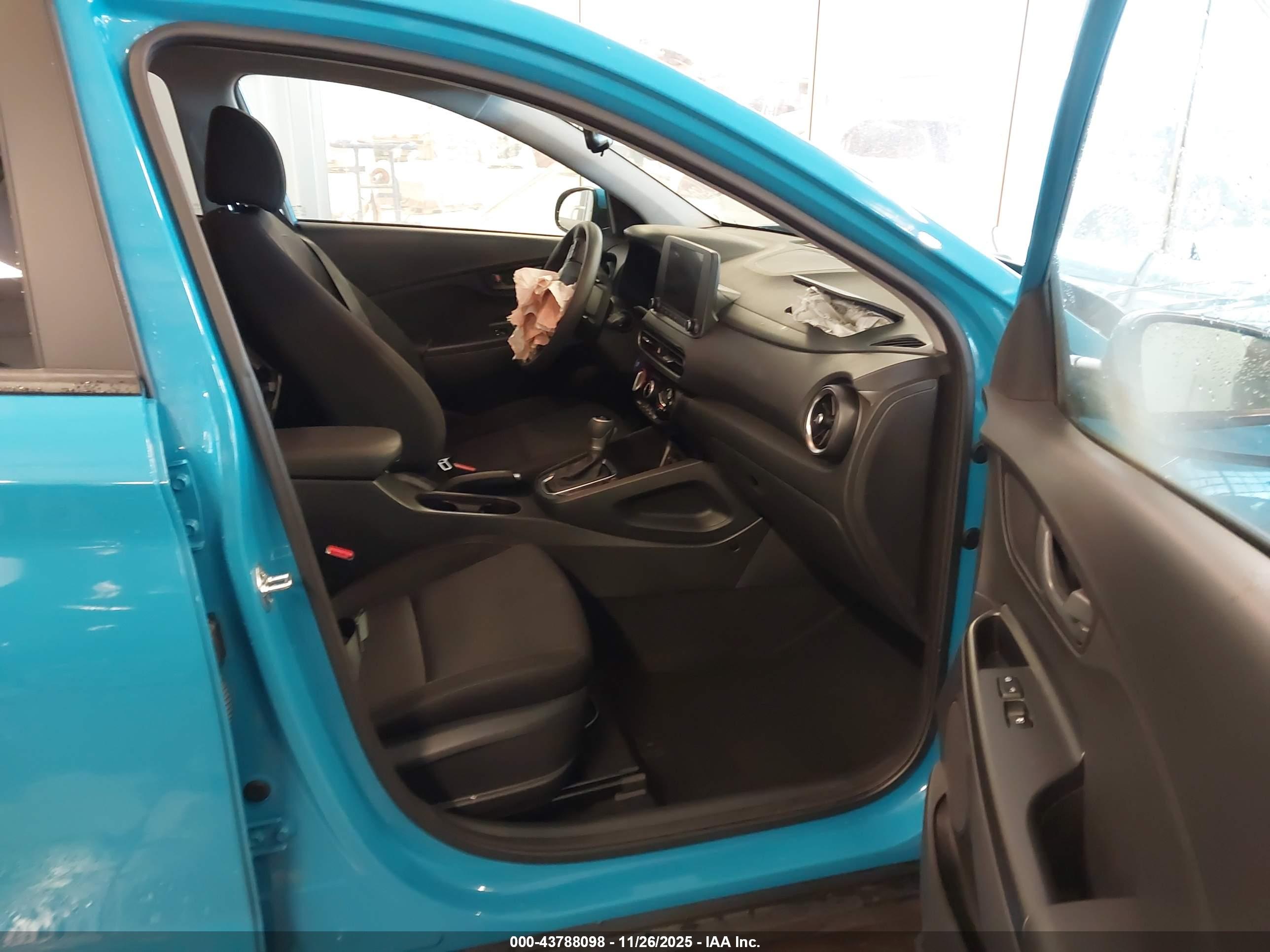 HYUNDAI KONA image 5