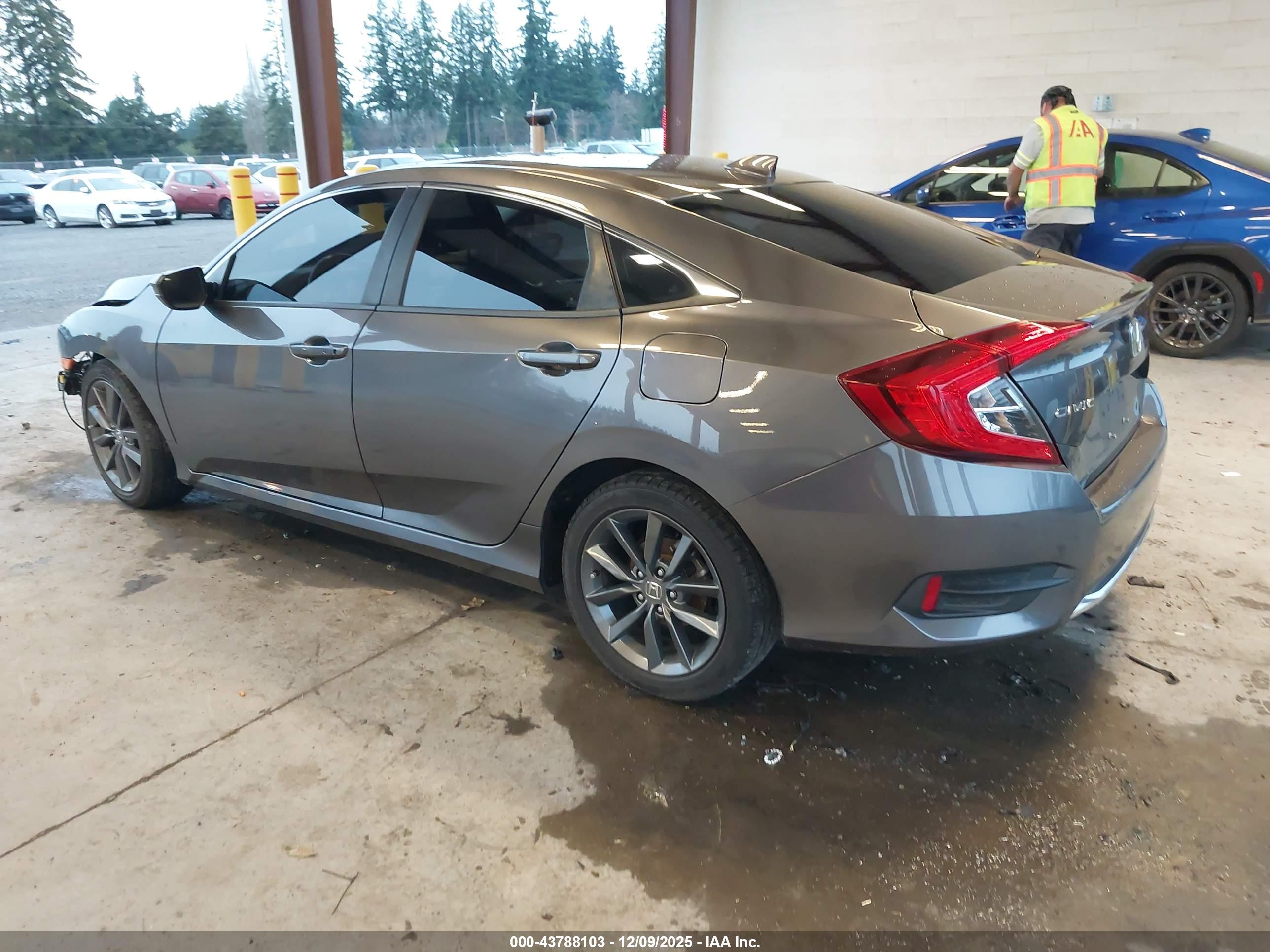 HONDA CIVIC image 3