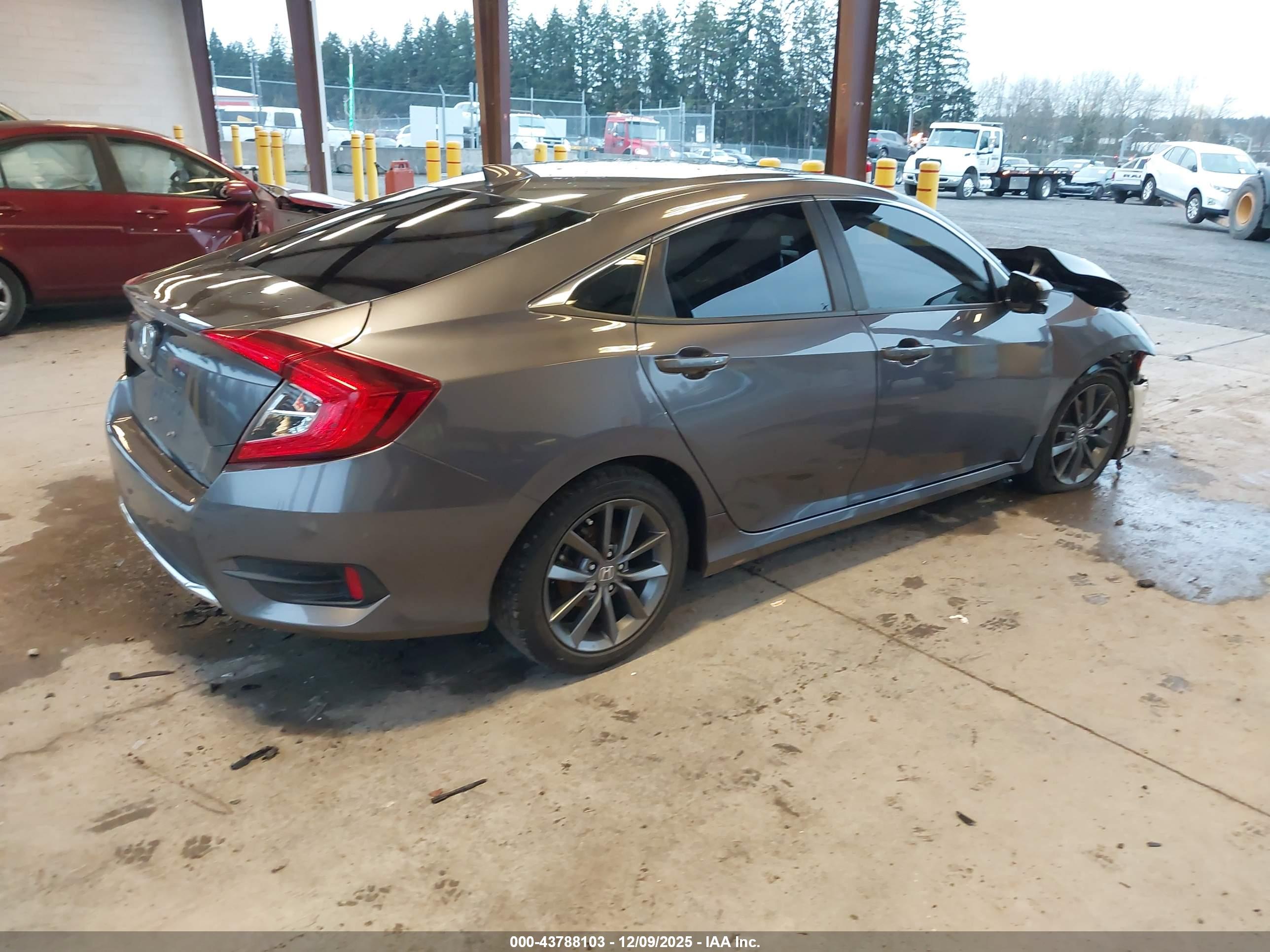 HONDA CIVIC image 4