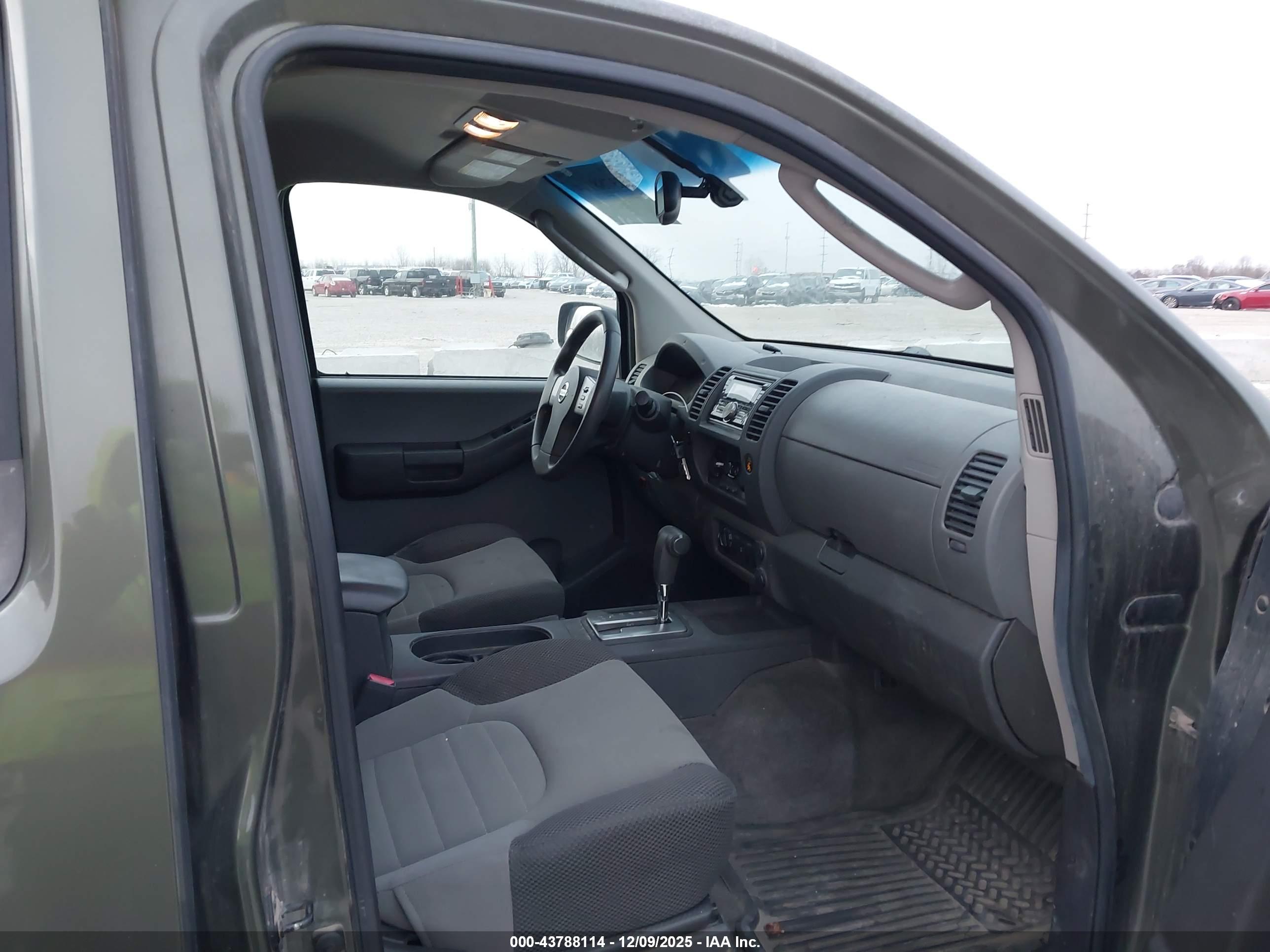 NISSAN XTERRA image 5