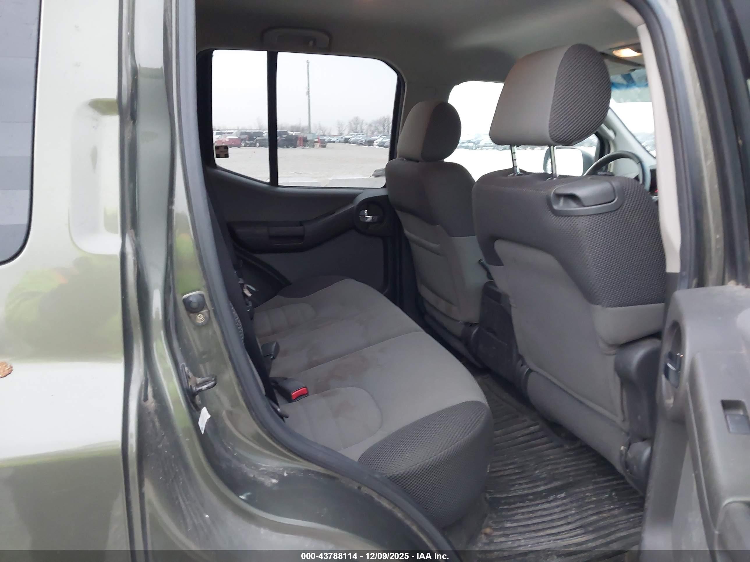 NISSAN XTERRA image 8