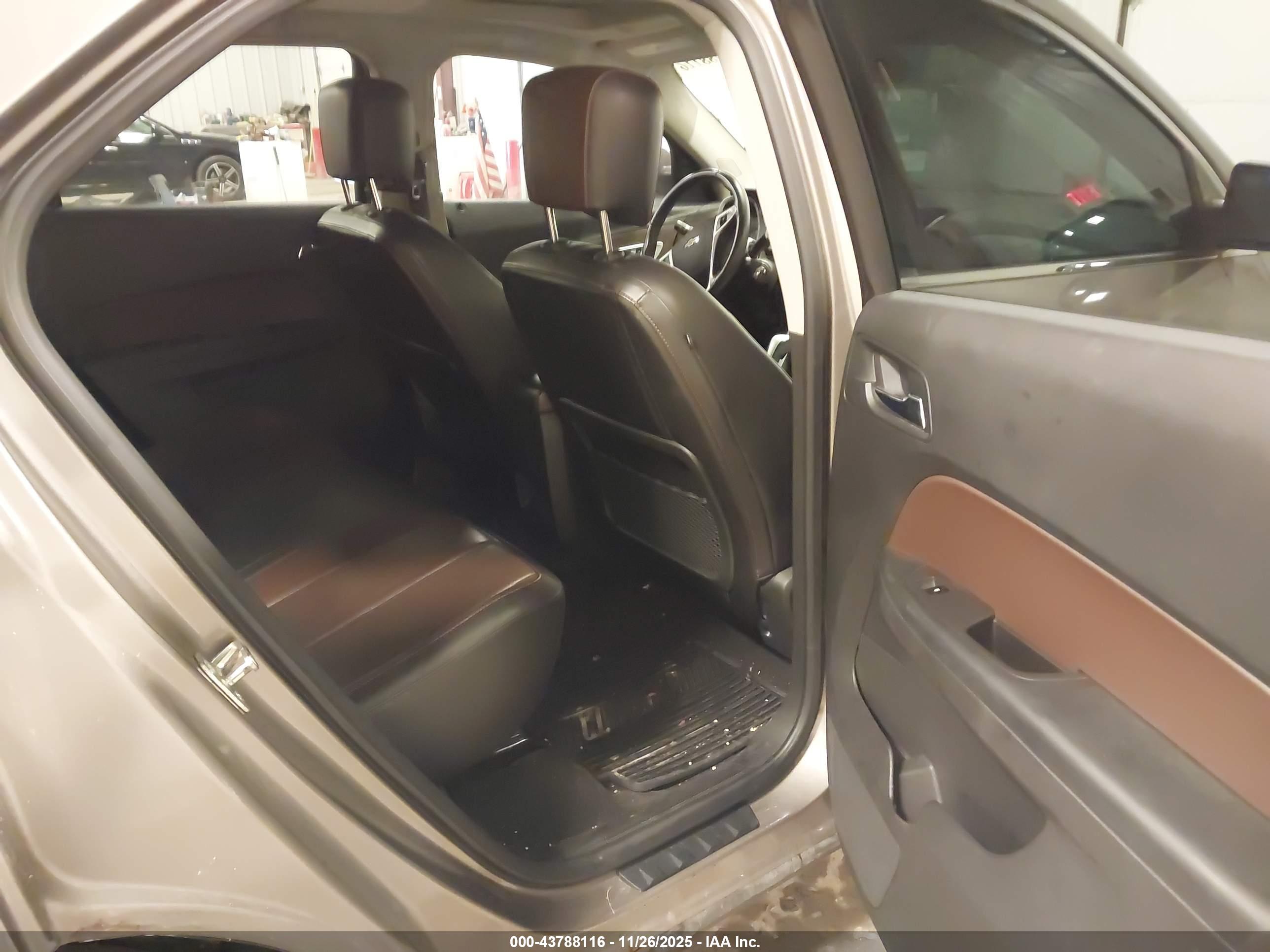 CHEVROLET EQUINOX image 8
