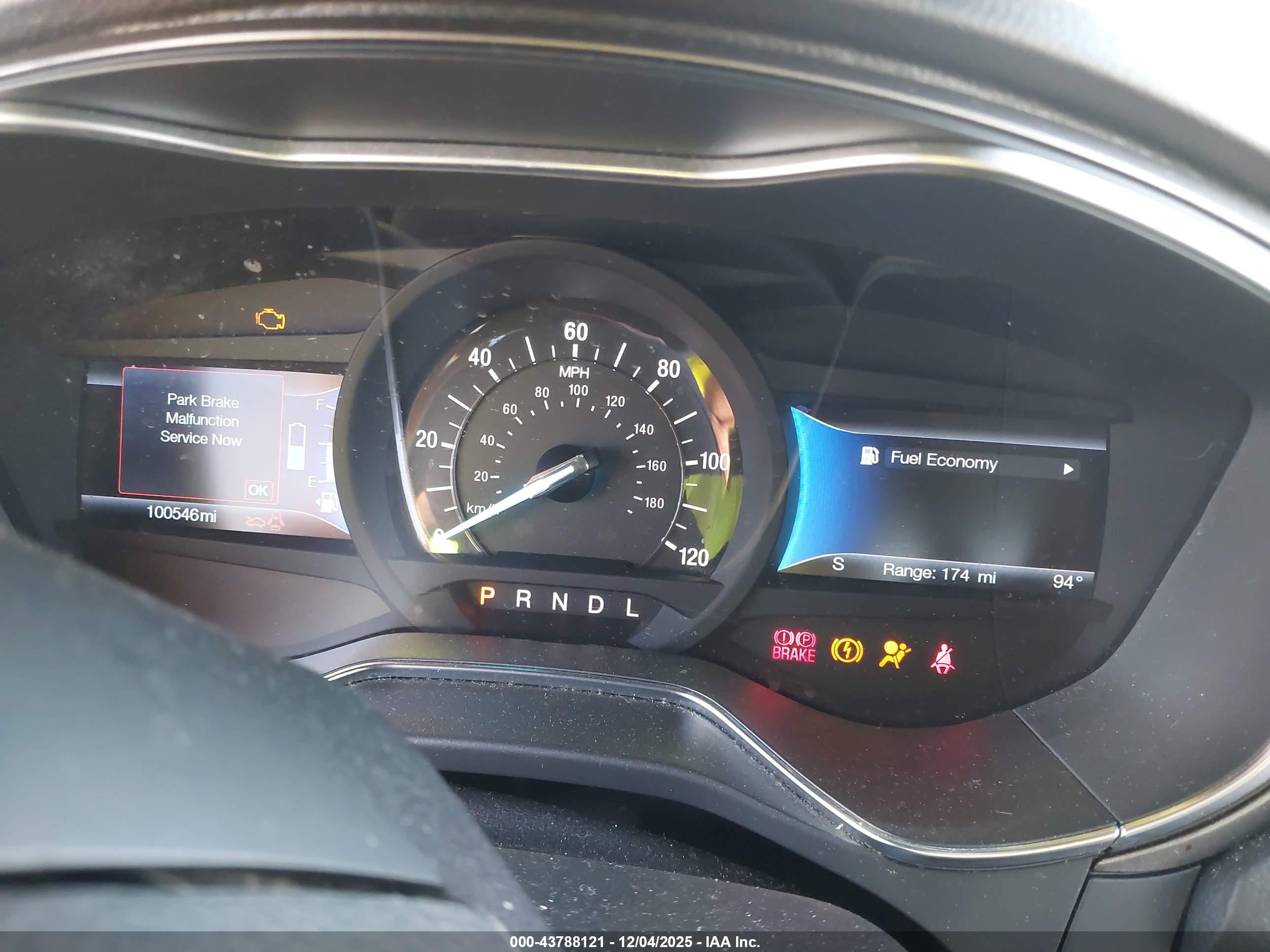 FORD FUSION image 7