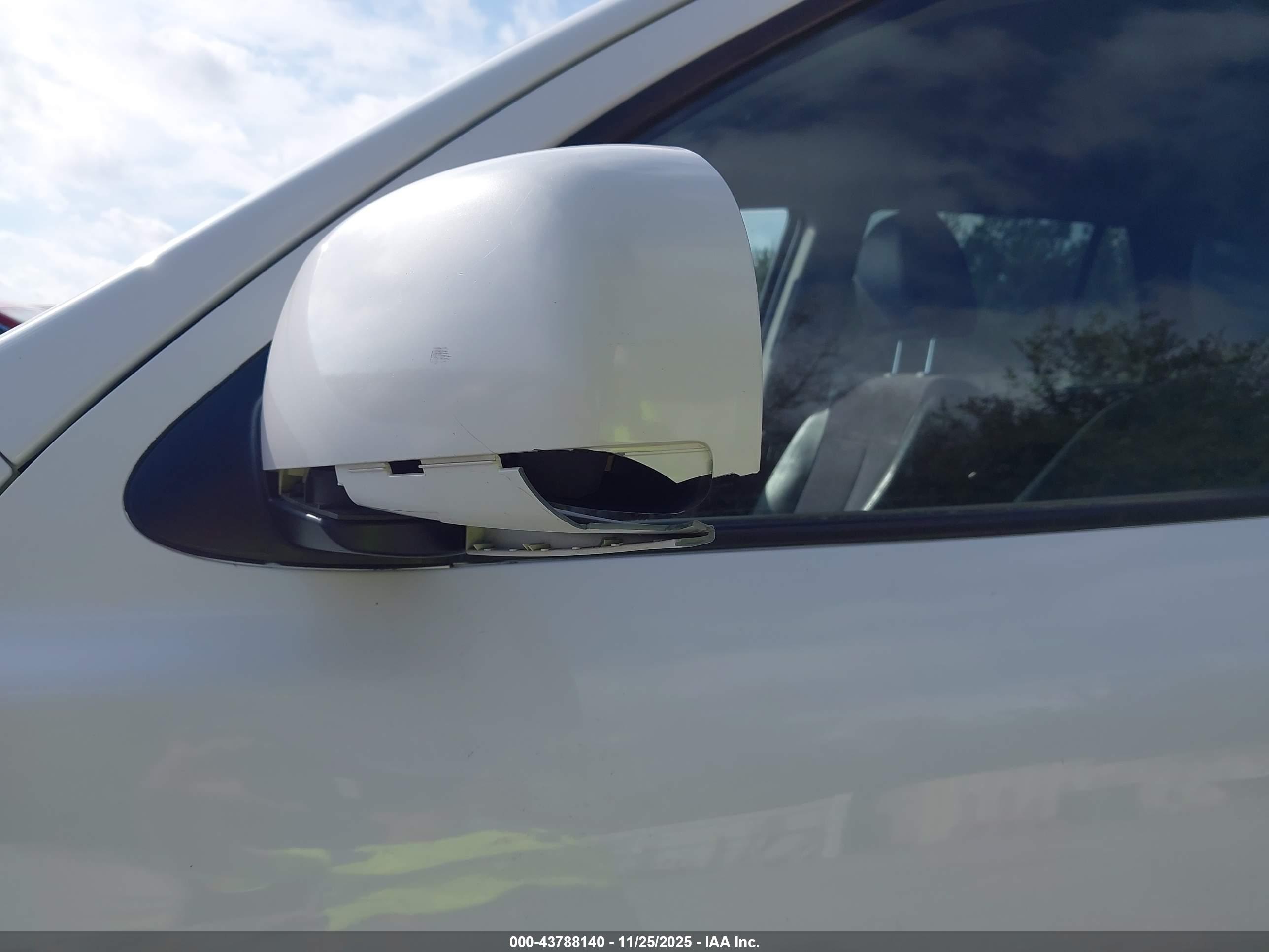 HYUNDAI SANTA image 6
