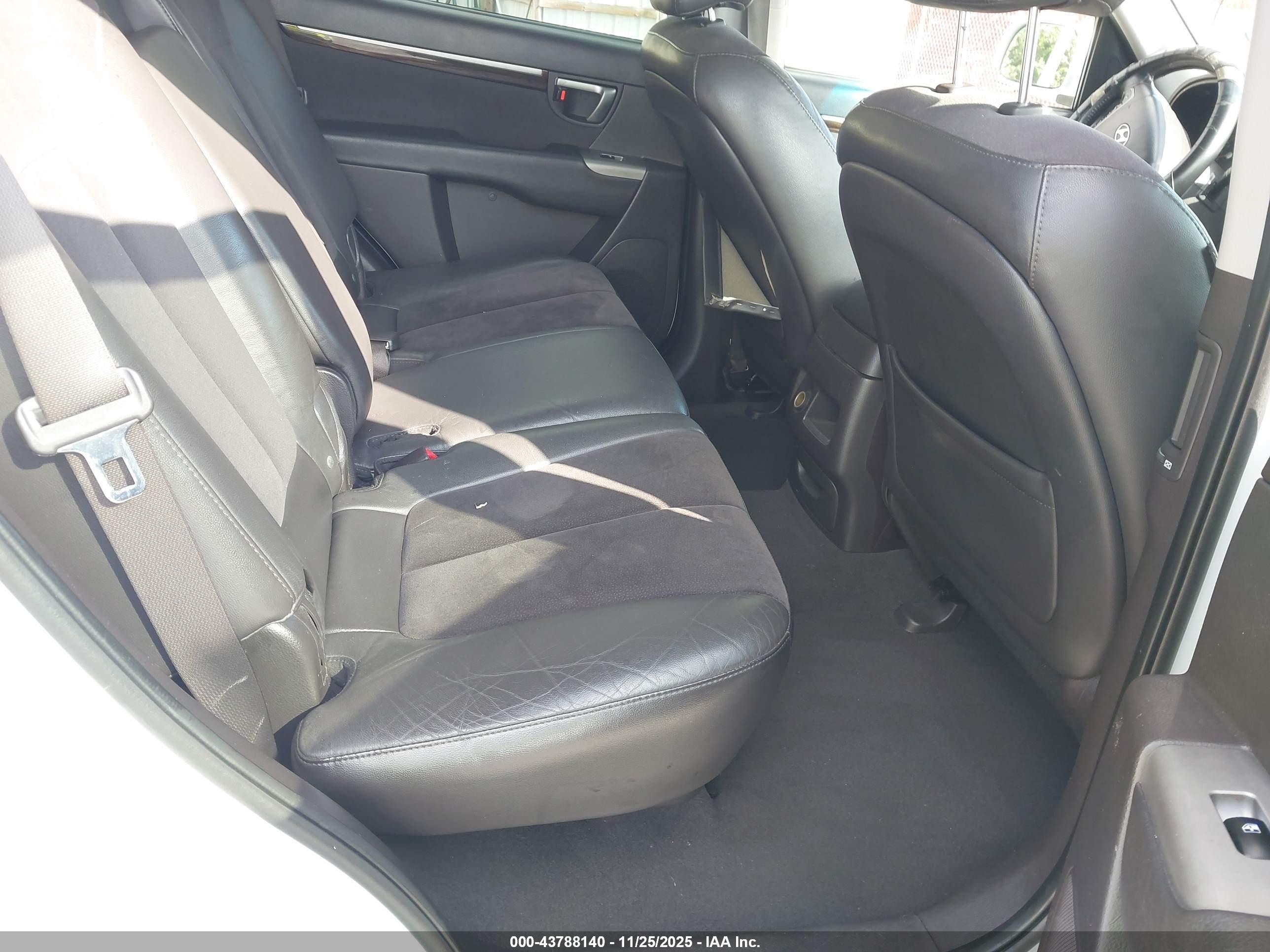 HYUNDAI SANTA image 8