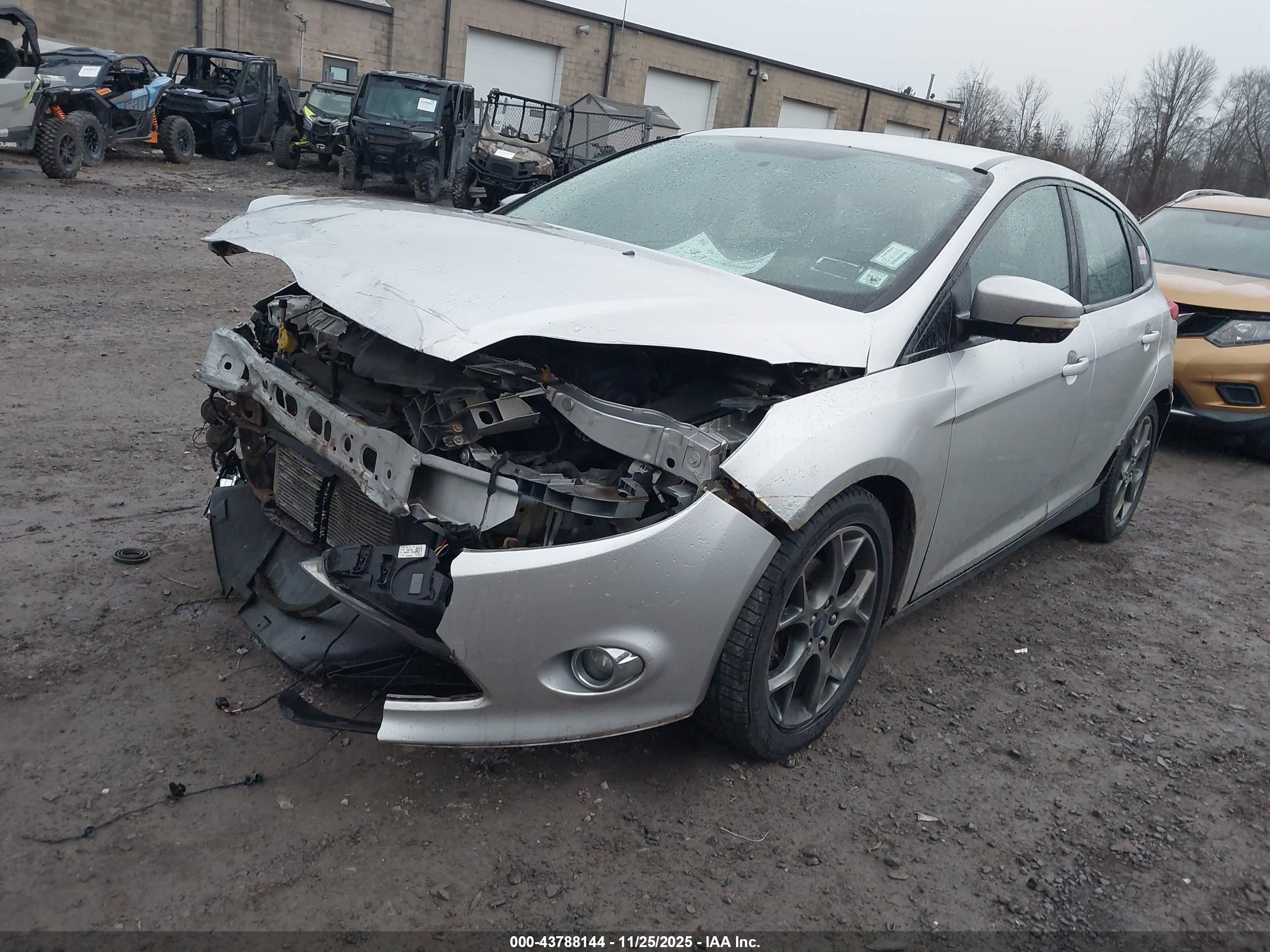 FORD FOCUS image 2