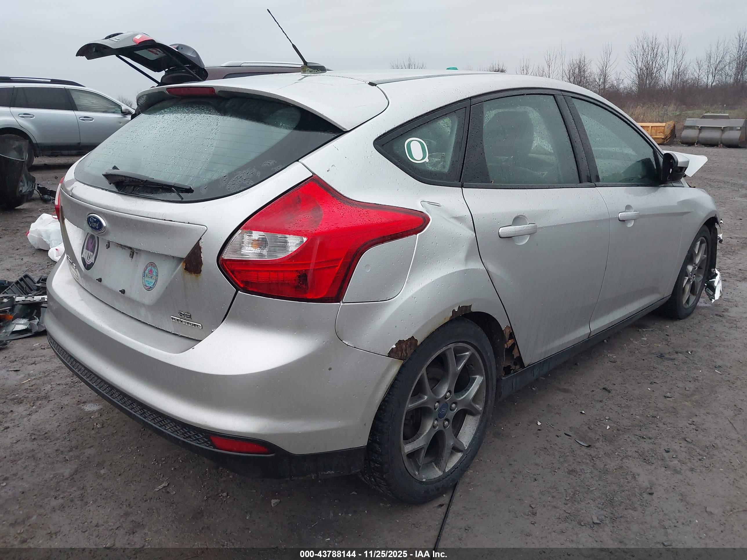 FORD FOCUS image 4