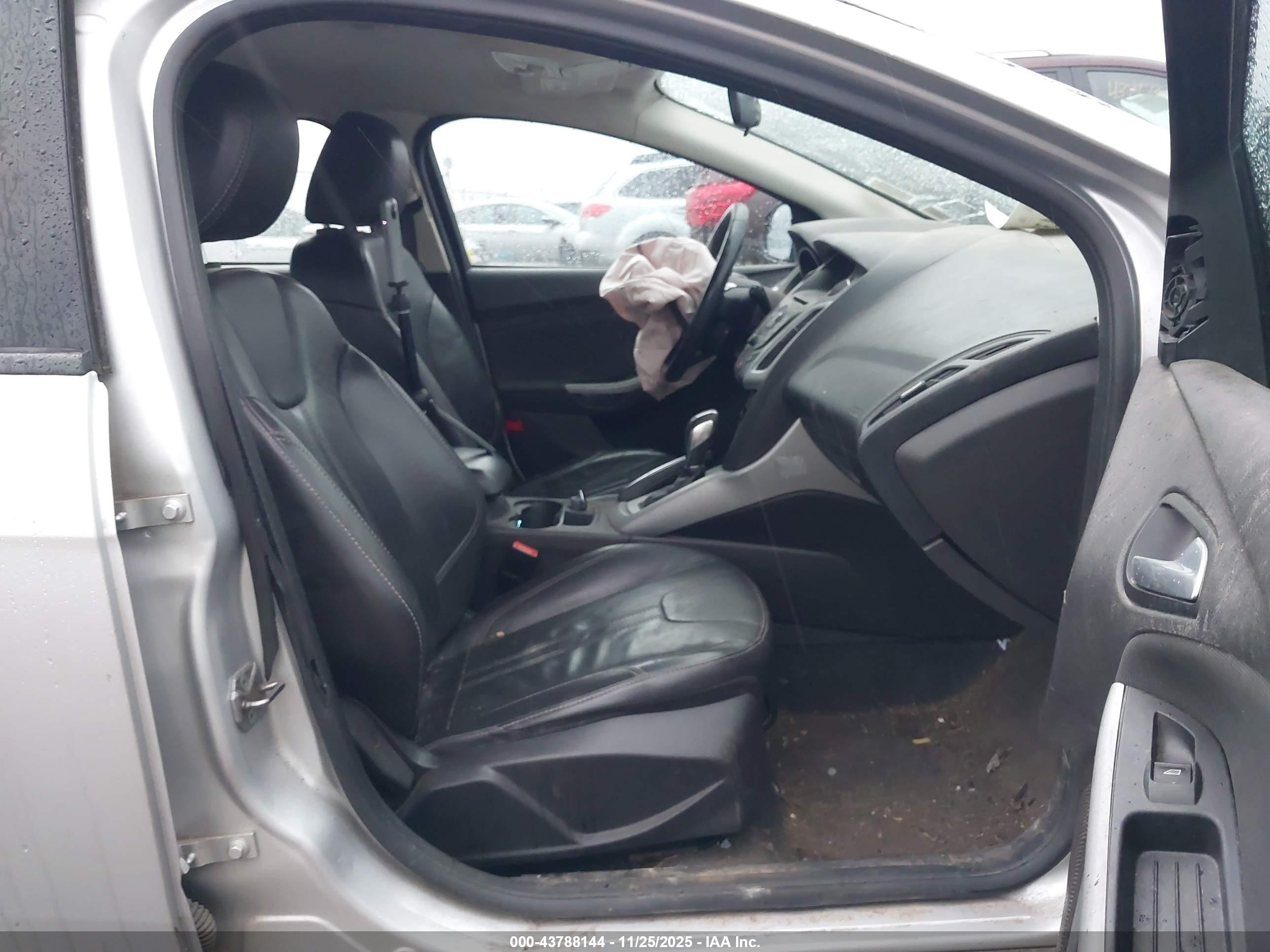 FORD FOCUS image 5