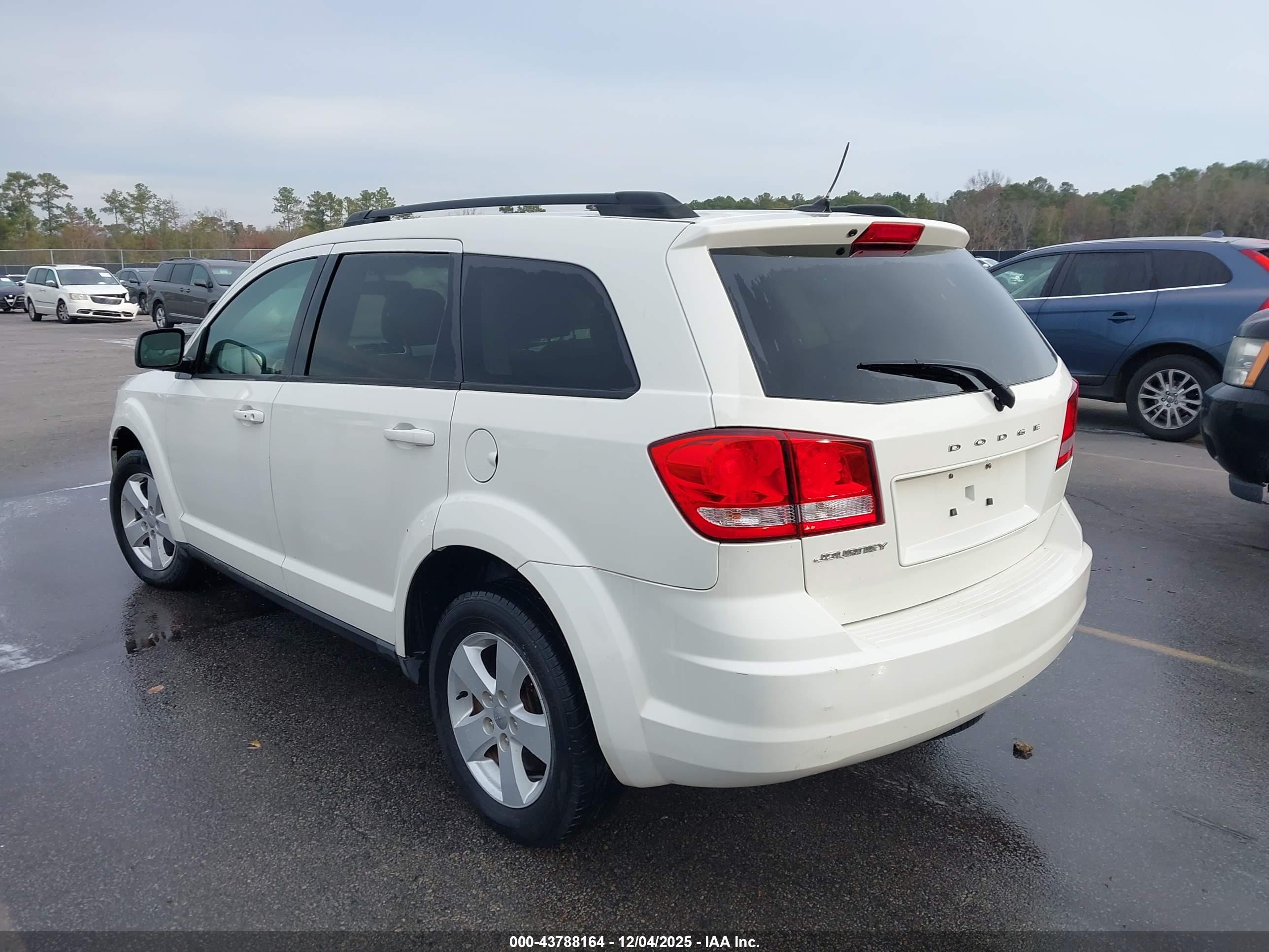 DODGE JOURNEY image 3