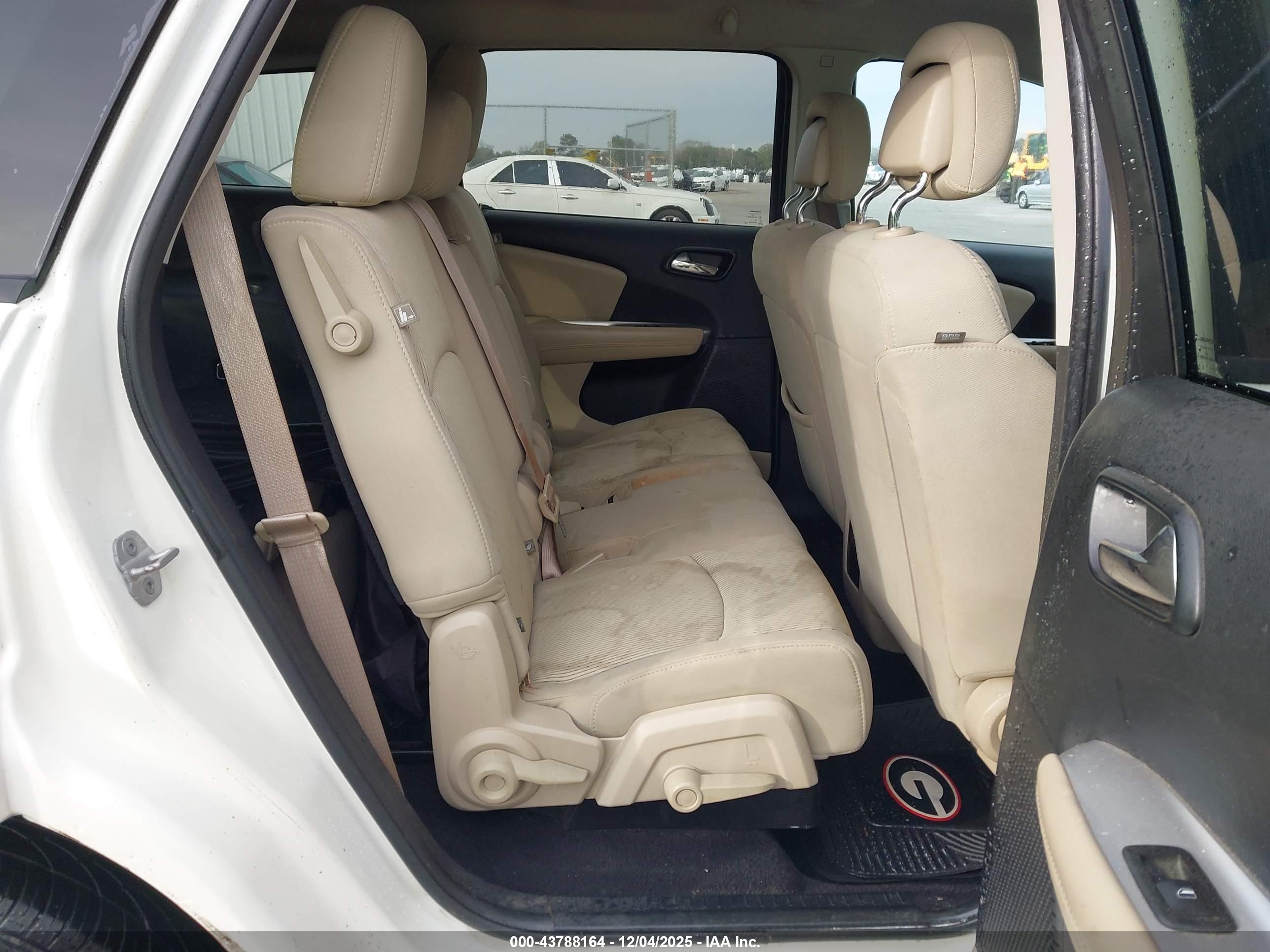 DODGE JOURNEY image 8