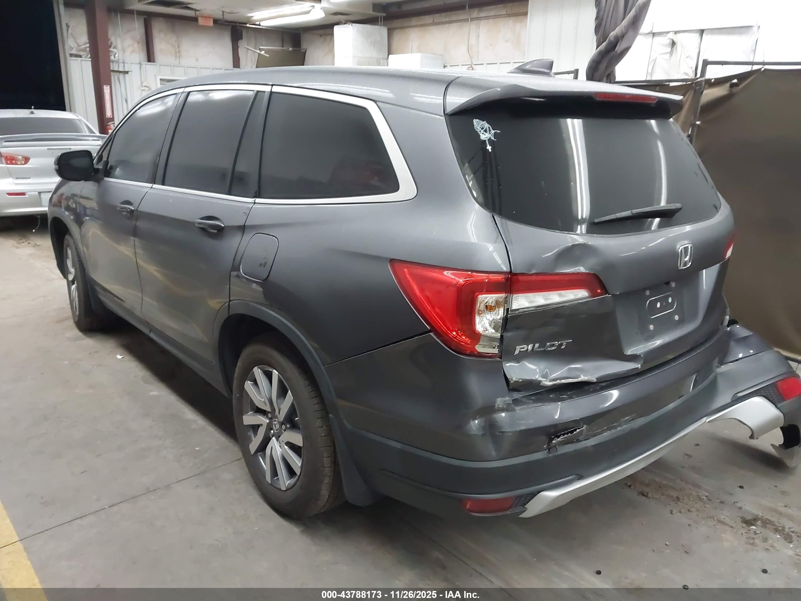 HONDA PILOT image 3