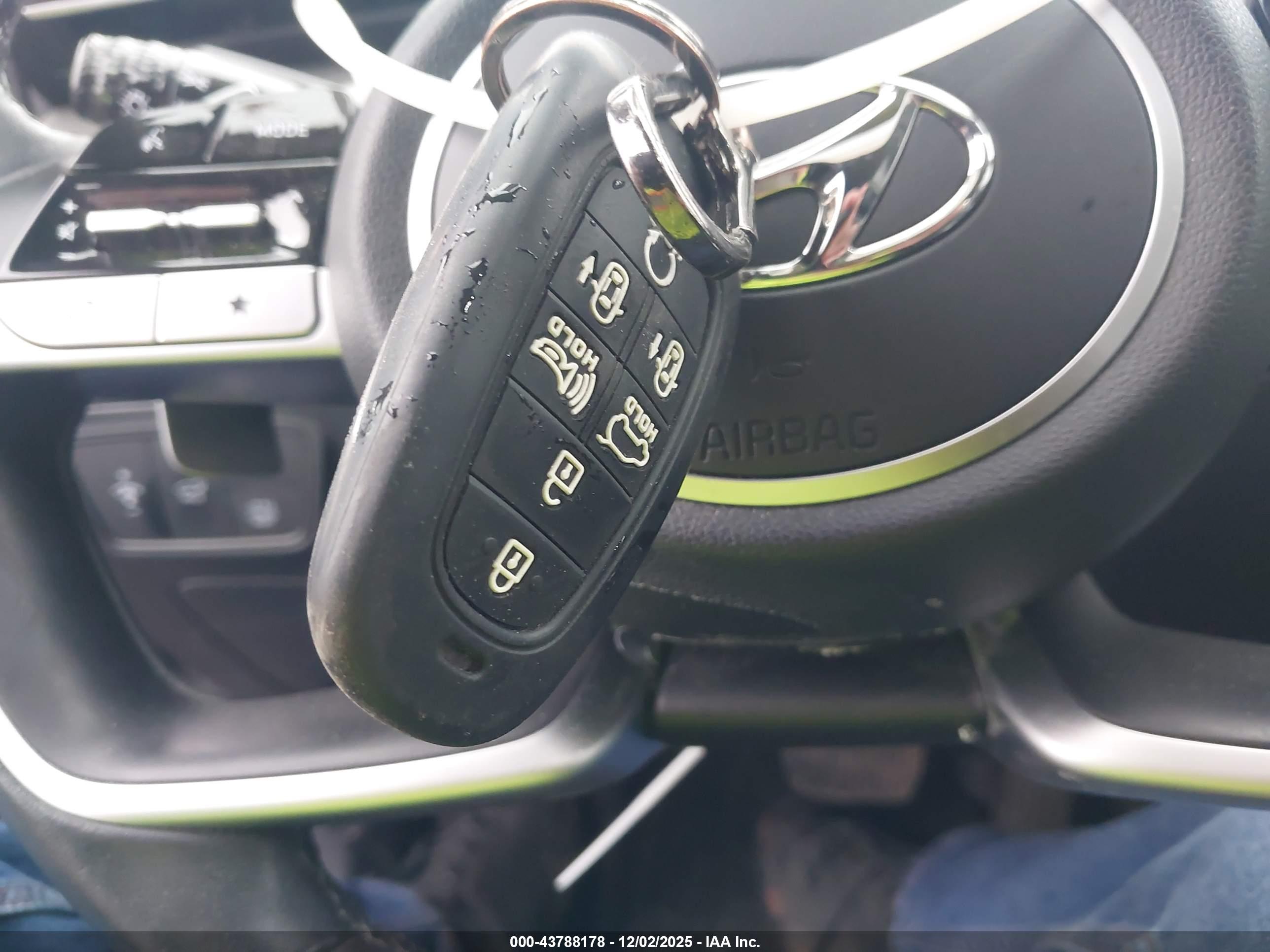 HYUNDAI TUCSON image 11