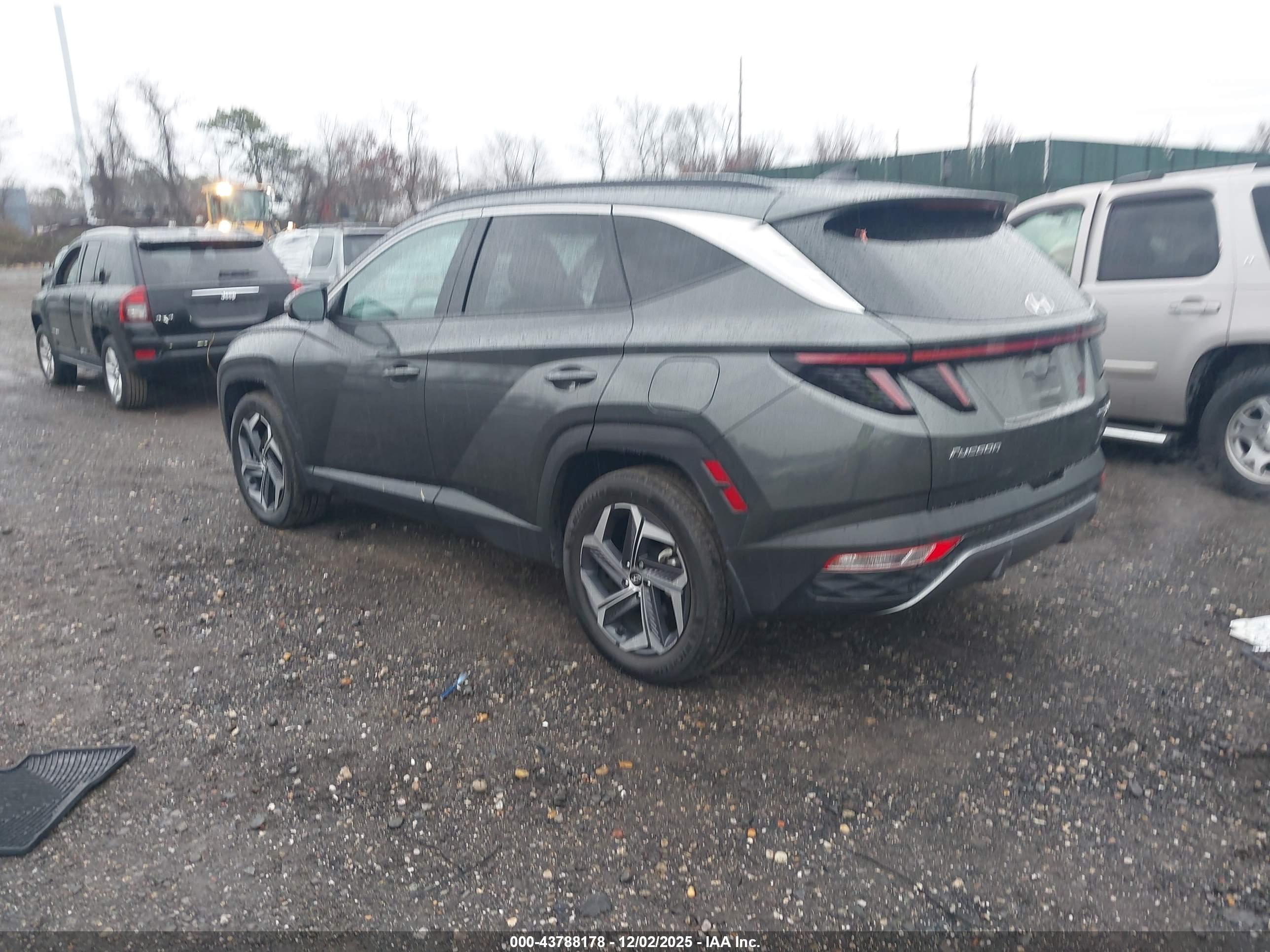 HYUNDAI TUCSON image 3