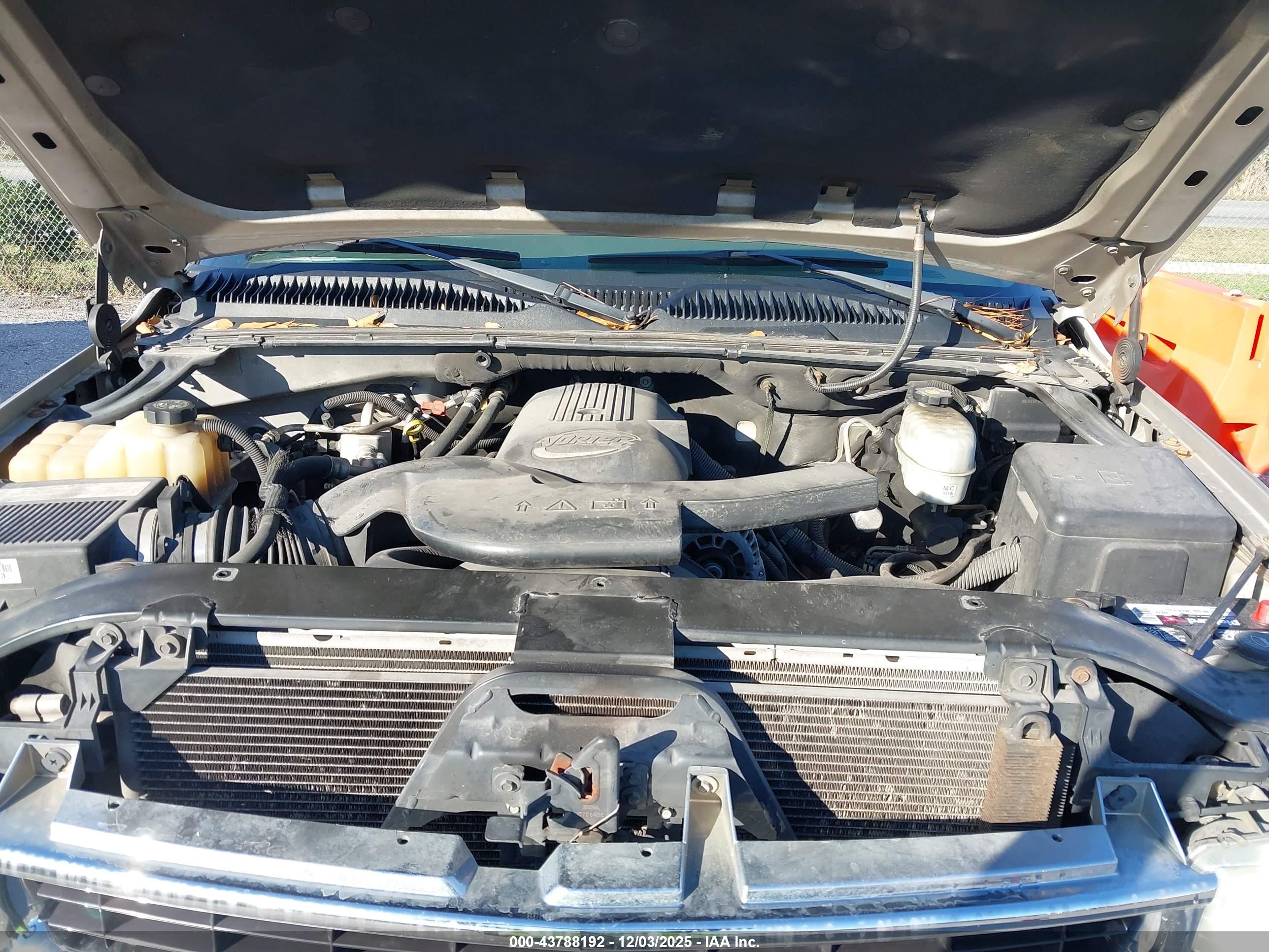 CHEVROLET TAHOE image 10