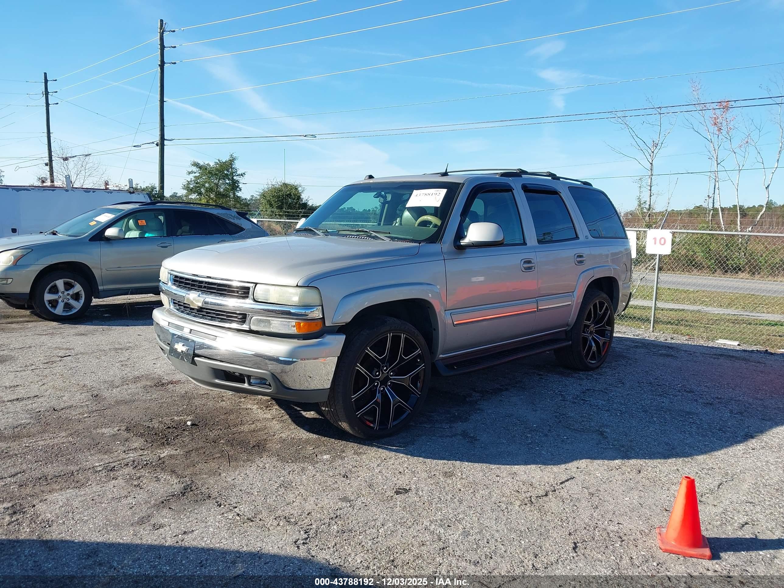 CHEVROLET TAHOE image 2