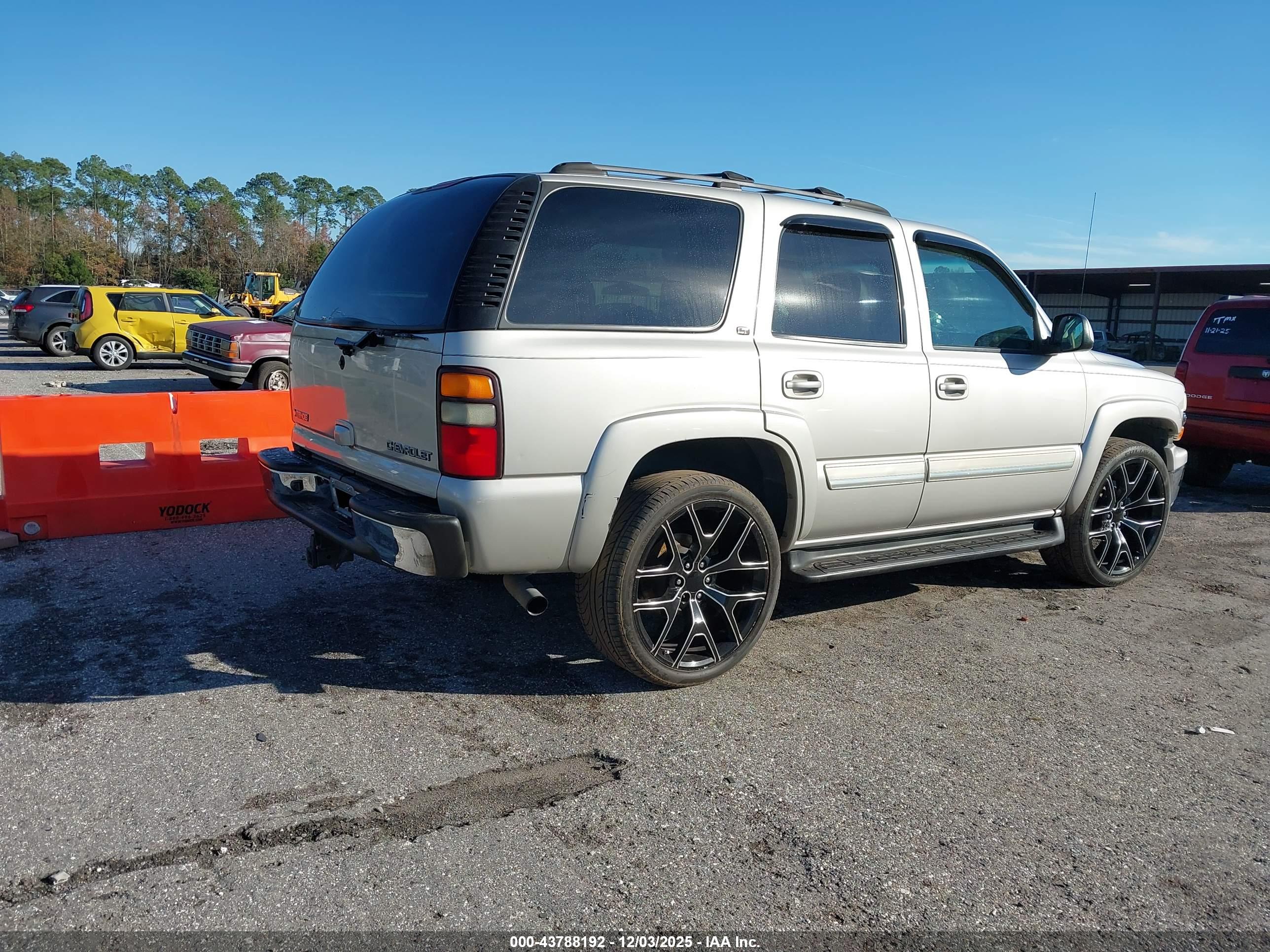 CHEVROLET TAHOE image 4