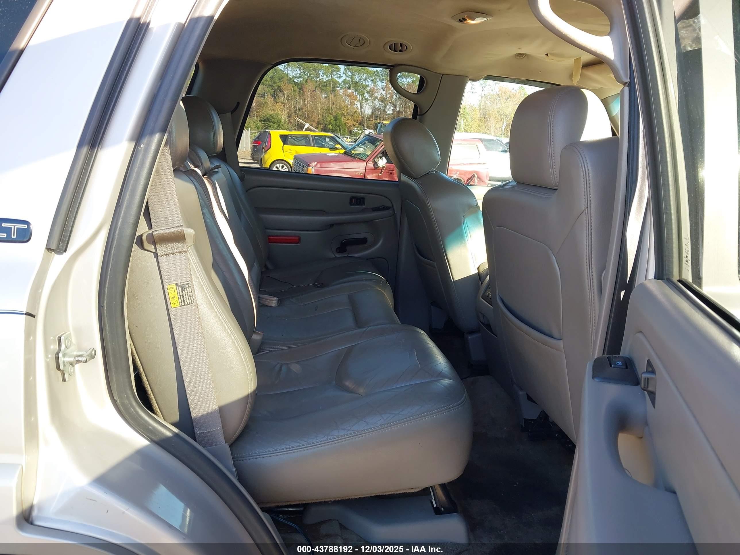 CHEVROLET TAHOE image 8