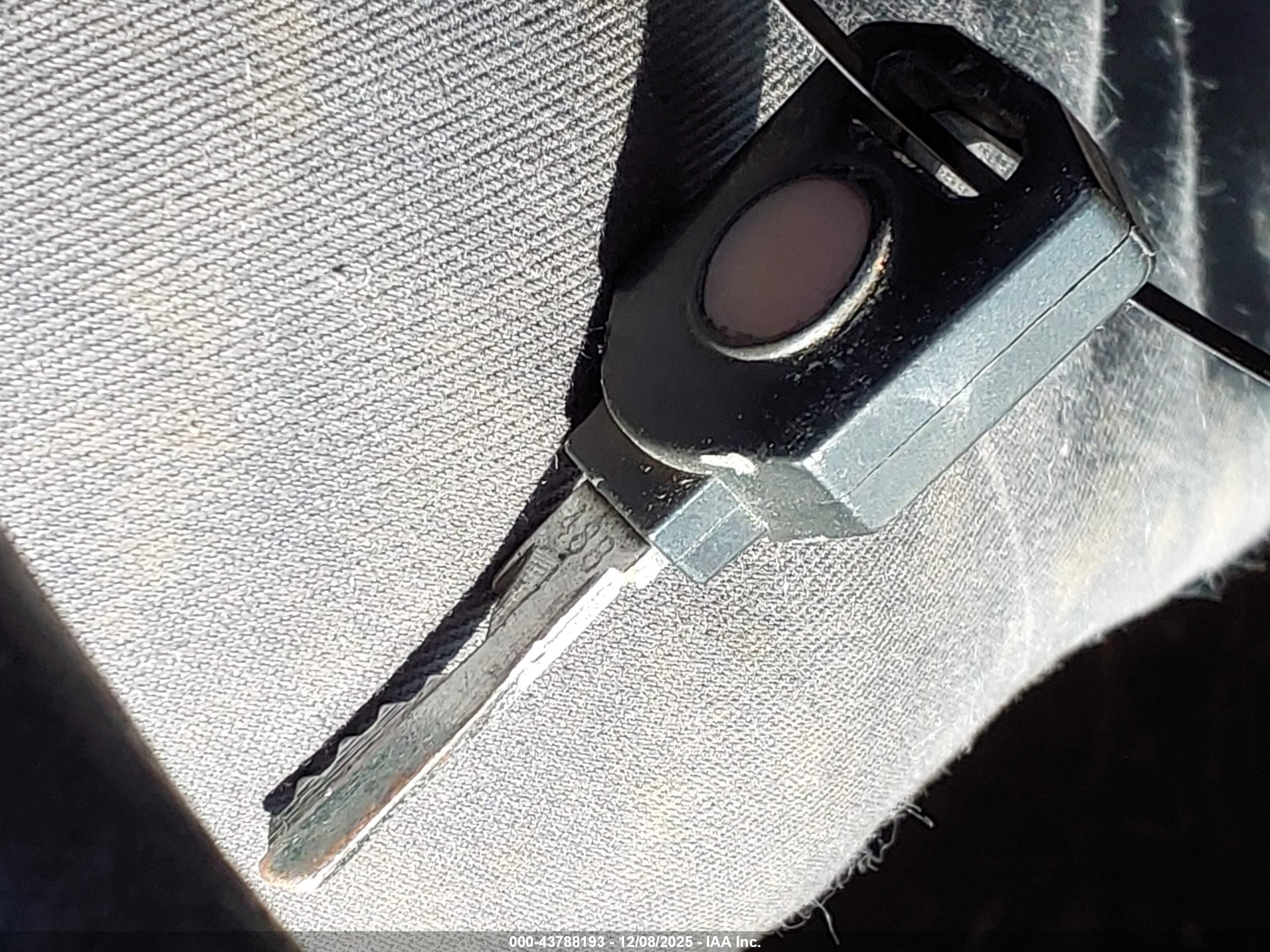TOYOTA RAV4 image 11
