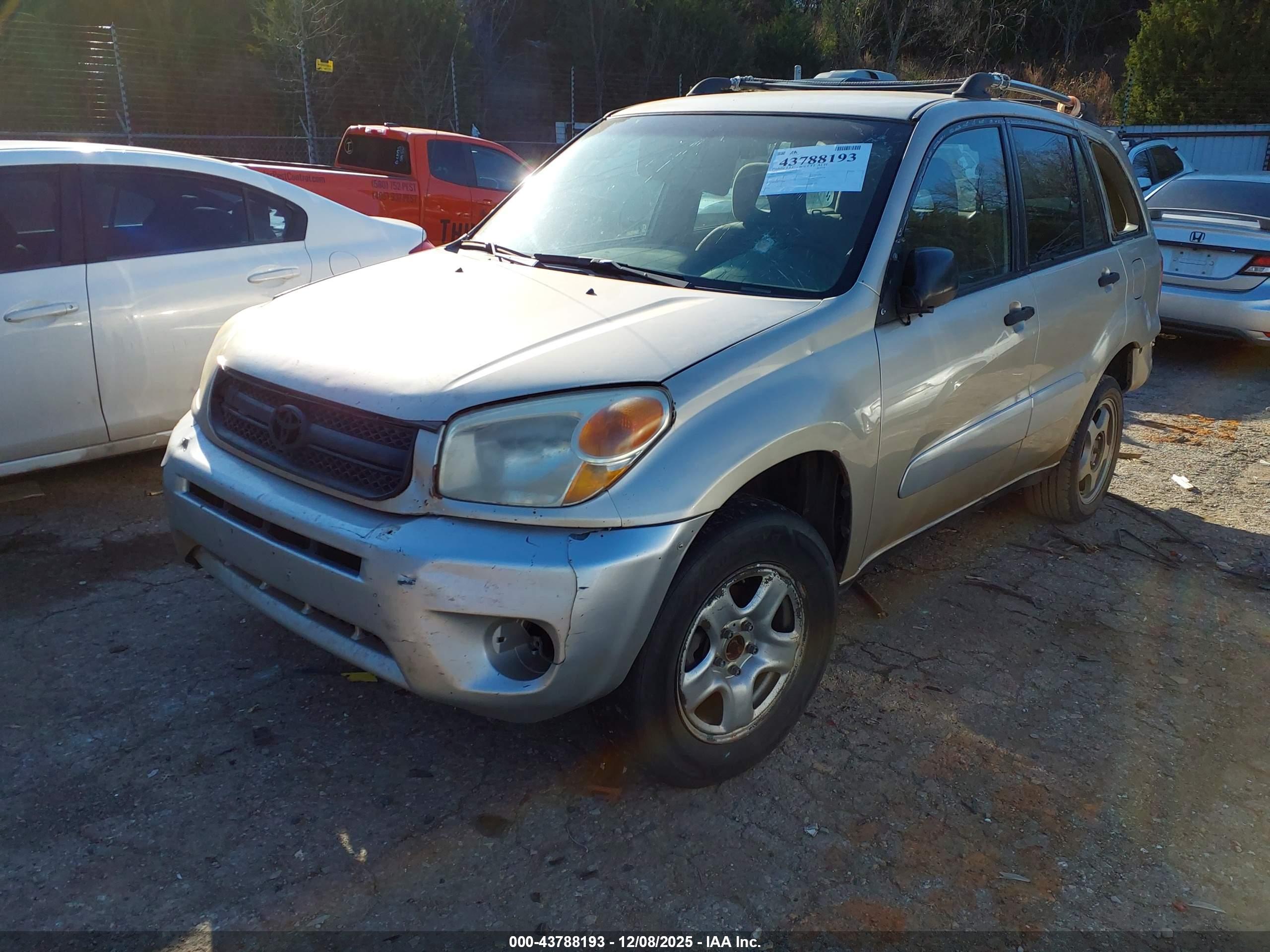 TOYOTA RAV4 image 2